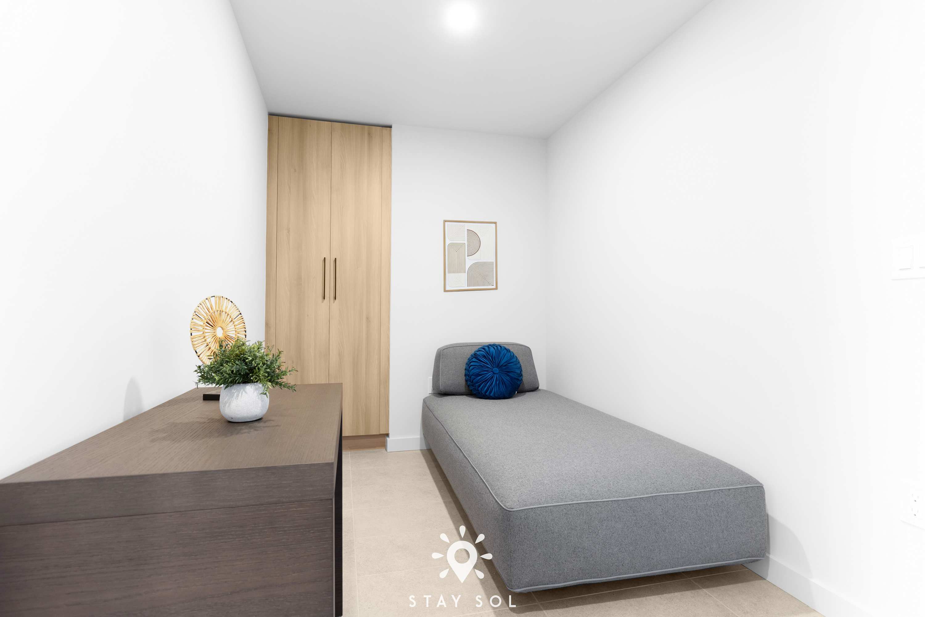 Modern 1BR and Den Miami + Amazing Pool