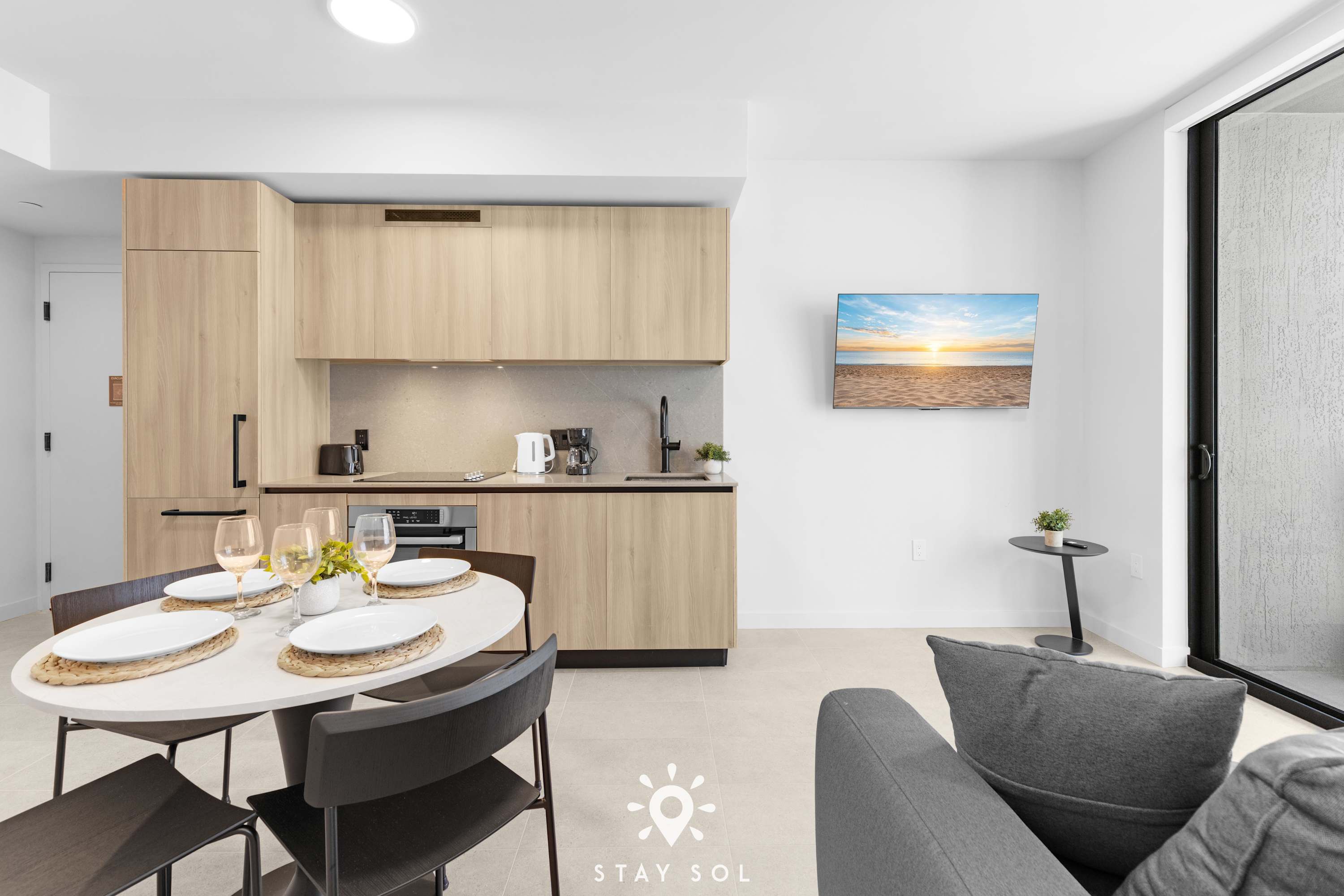 Rooftop Sunsets in Modern 1BR in Downtown