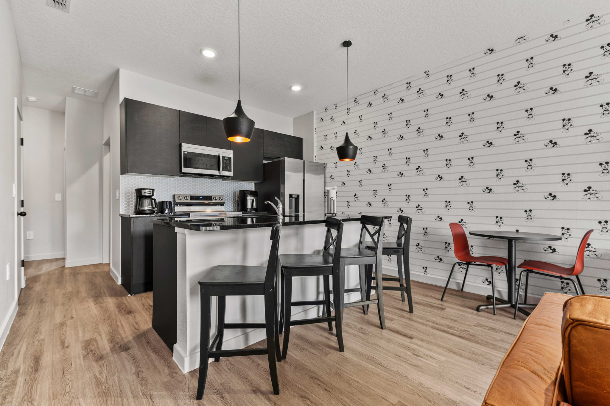 Family 3BR townhouse w/ pool & balcony