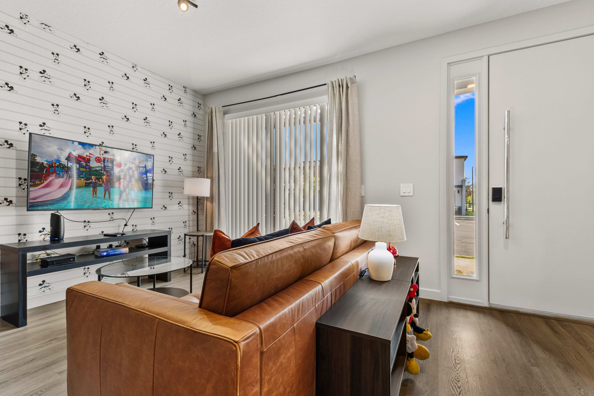 Family 3BR townhouse w/ pool & balcony