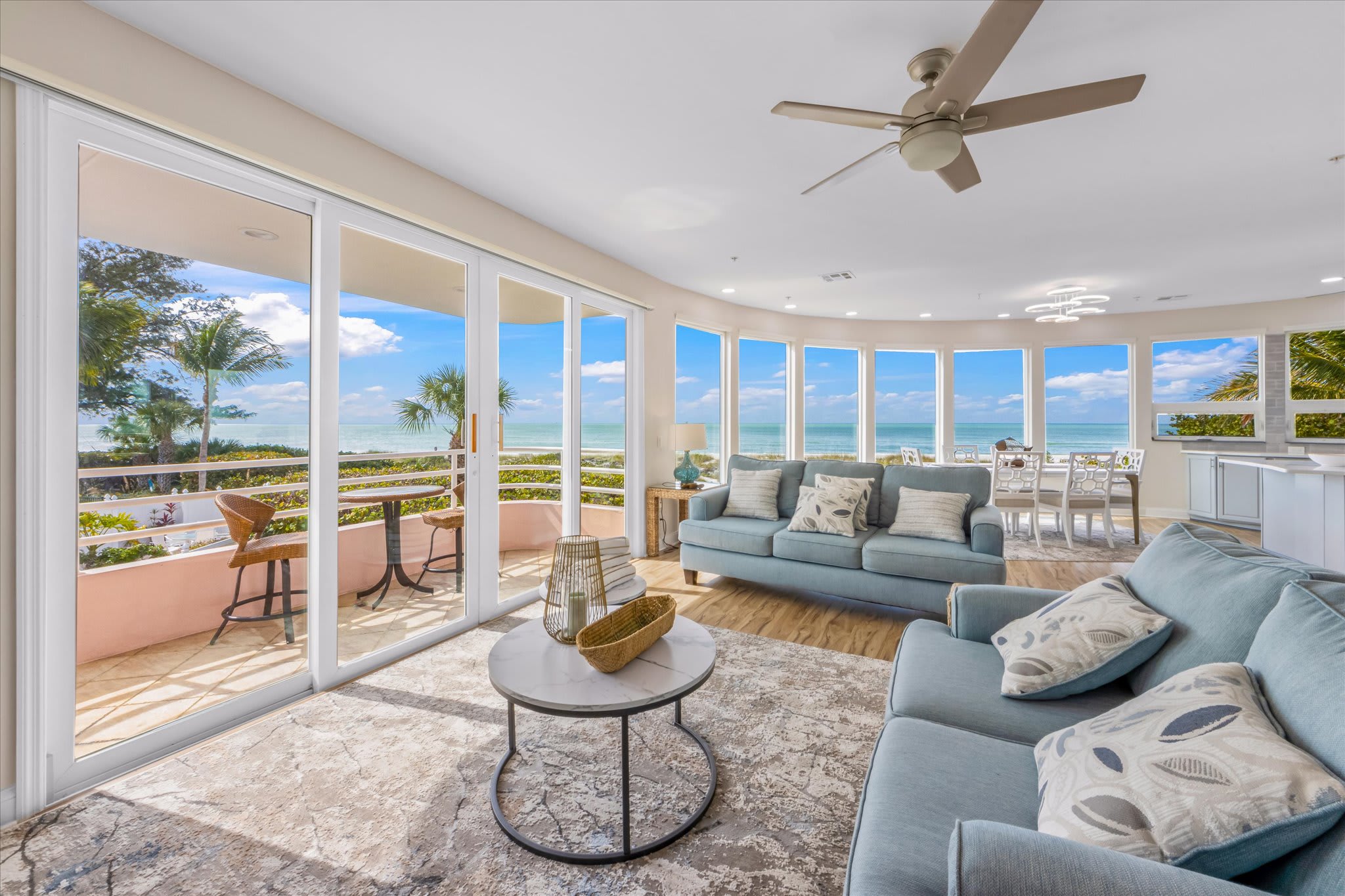 Panoramic Ocean View Condo & Direct Beach Access