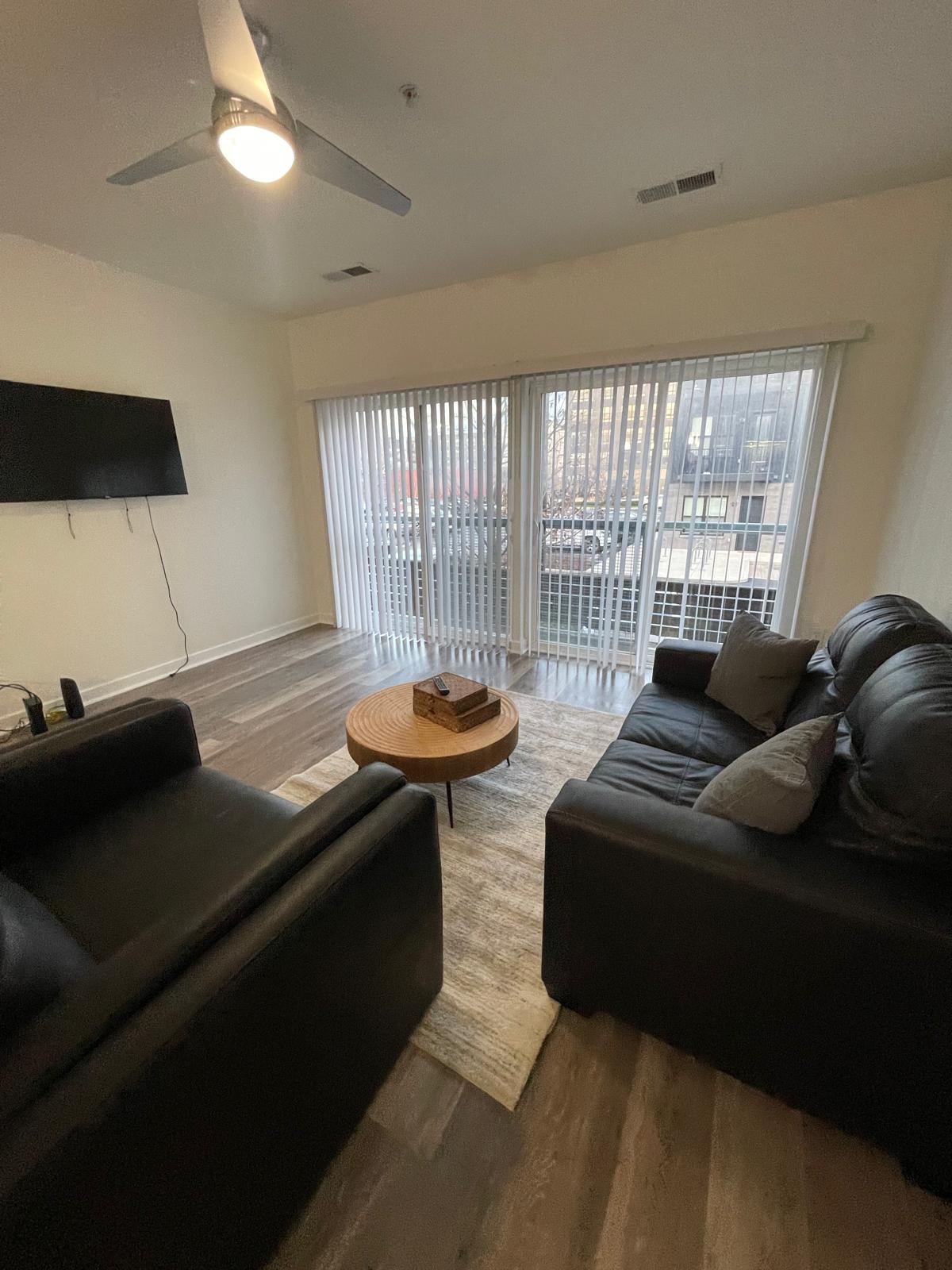 2 Bedroom Luxury Unit With A Pool - Columbus, OH