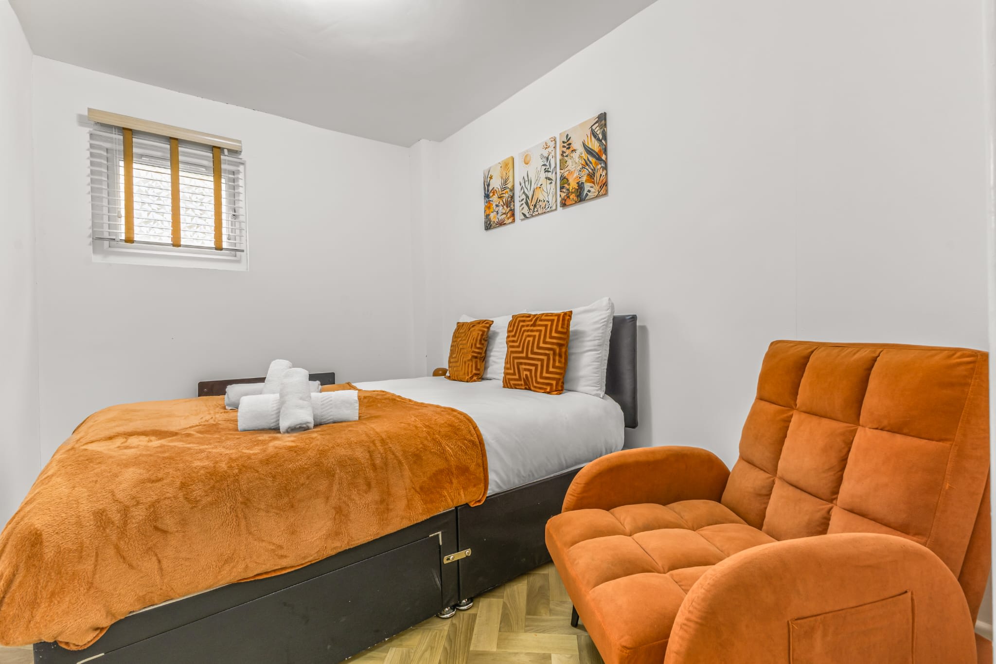 Contractor Hub | M60 Whitefield | Free Parking — Hostahome managed short-let