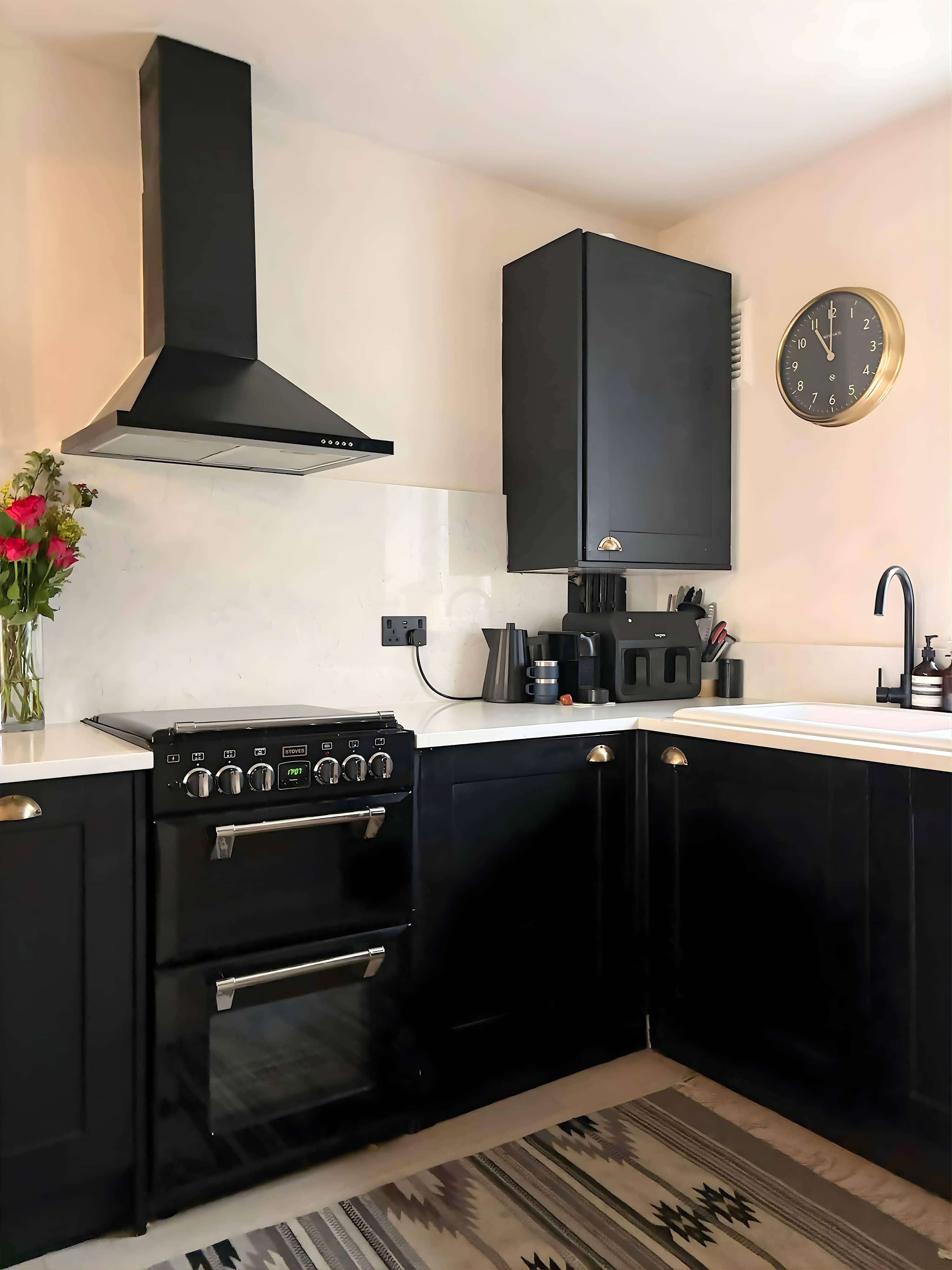 Boho Boutique Hideaway in Flat 26 Linden Court, Frithville Gardens W12 7JJ - Property image 13 - VivreStays