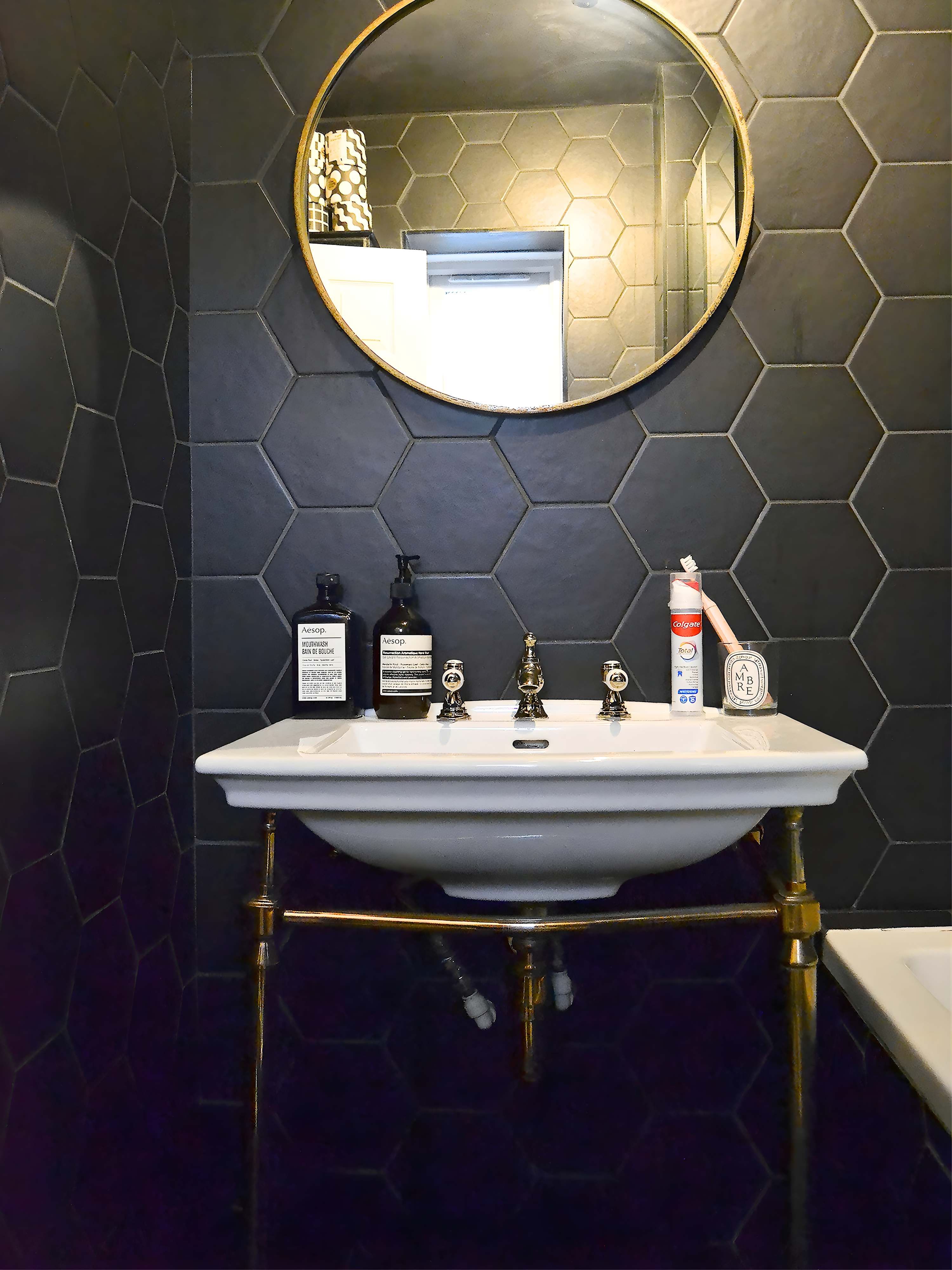 Boho Boutique Hideaway in Flat 26 Linden Court, Frithville Gardens W12 7JJ - Property image 19 - VivreStays