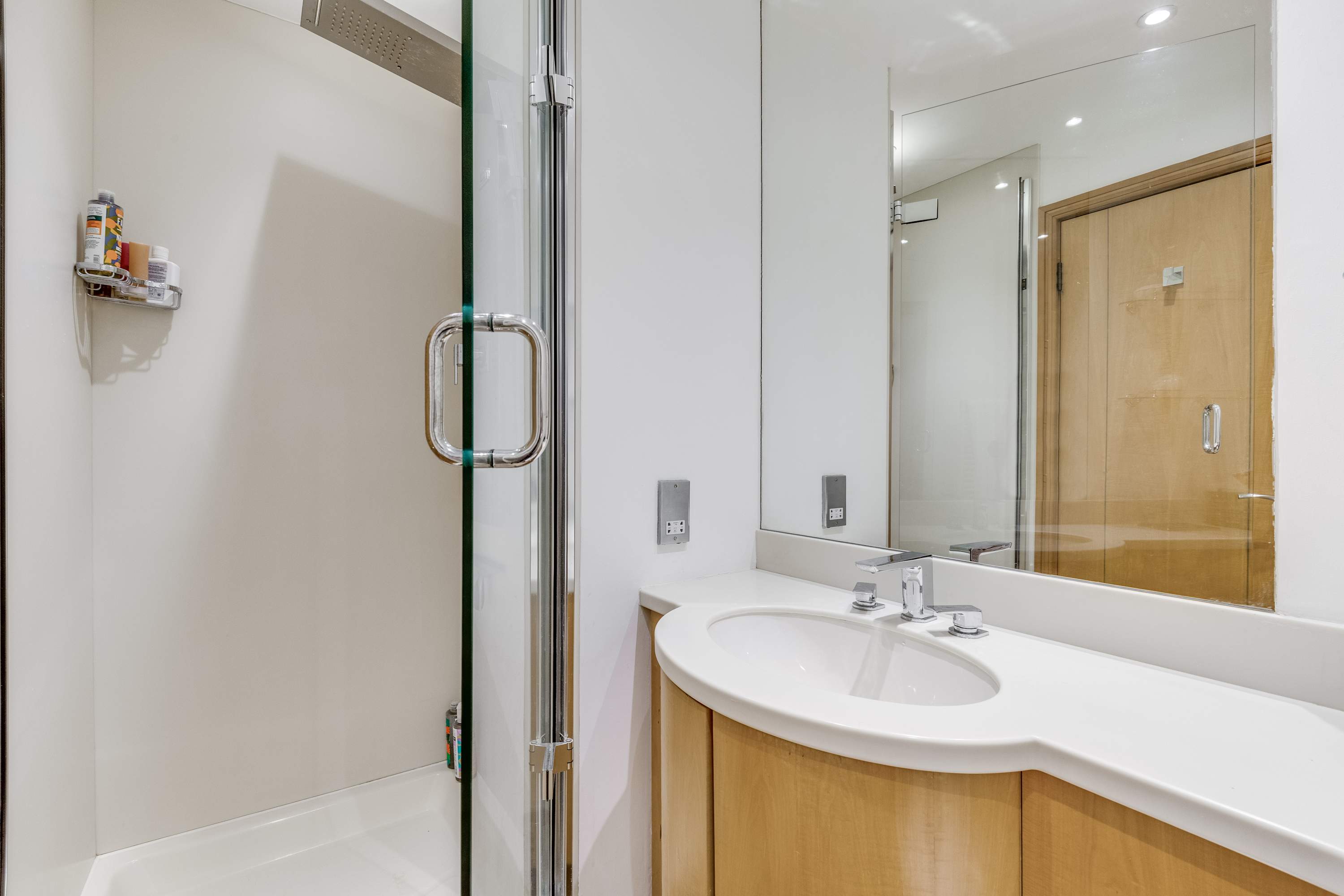View The Hampstead Heights in West Heath Road 73 NW3 7TH The Hampstead Heights in West Heath Road 73 NW3 7TH - Property image 18 - VivreStays