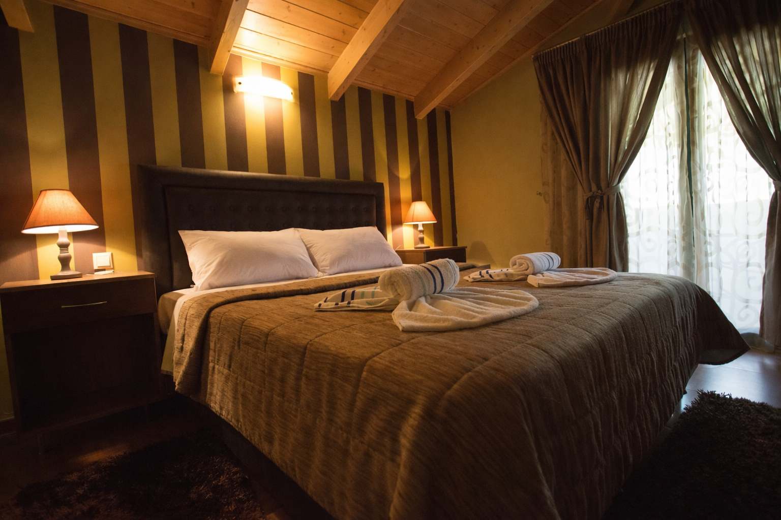 Hotel Delfini – Family Room with Balcony near the Sea, Menidi — Menidi, Aitoloakarnanias — vacation rental
