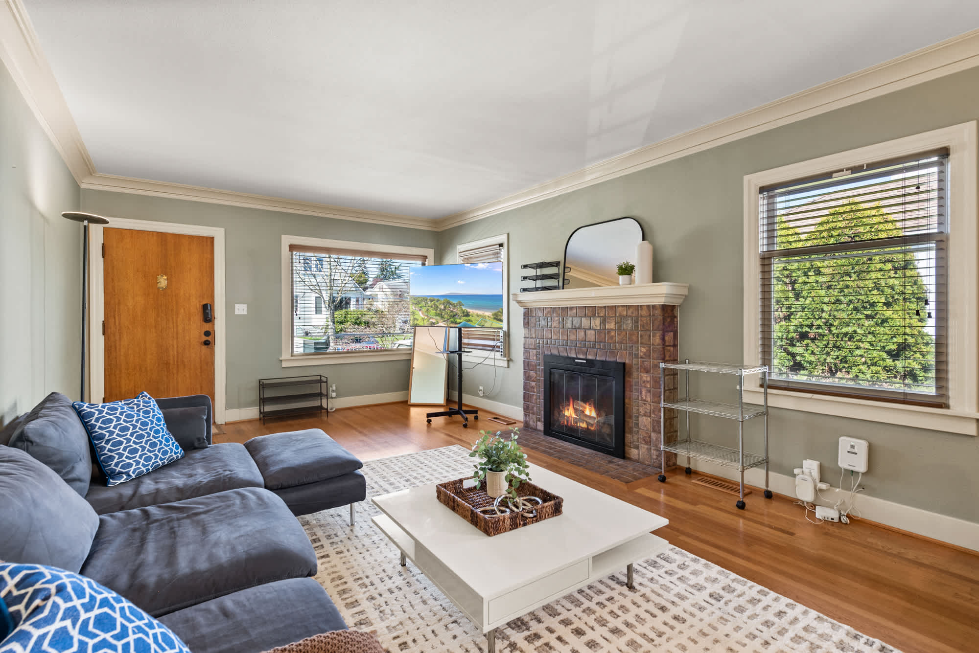 Green Lake 2B Upper Unit with parking in Seattle, WA
