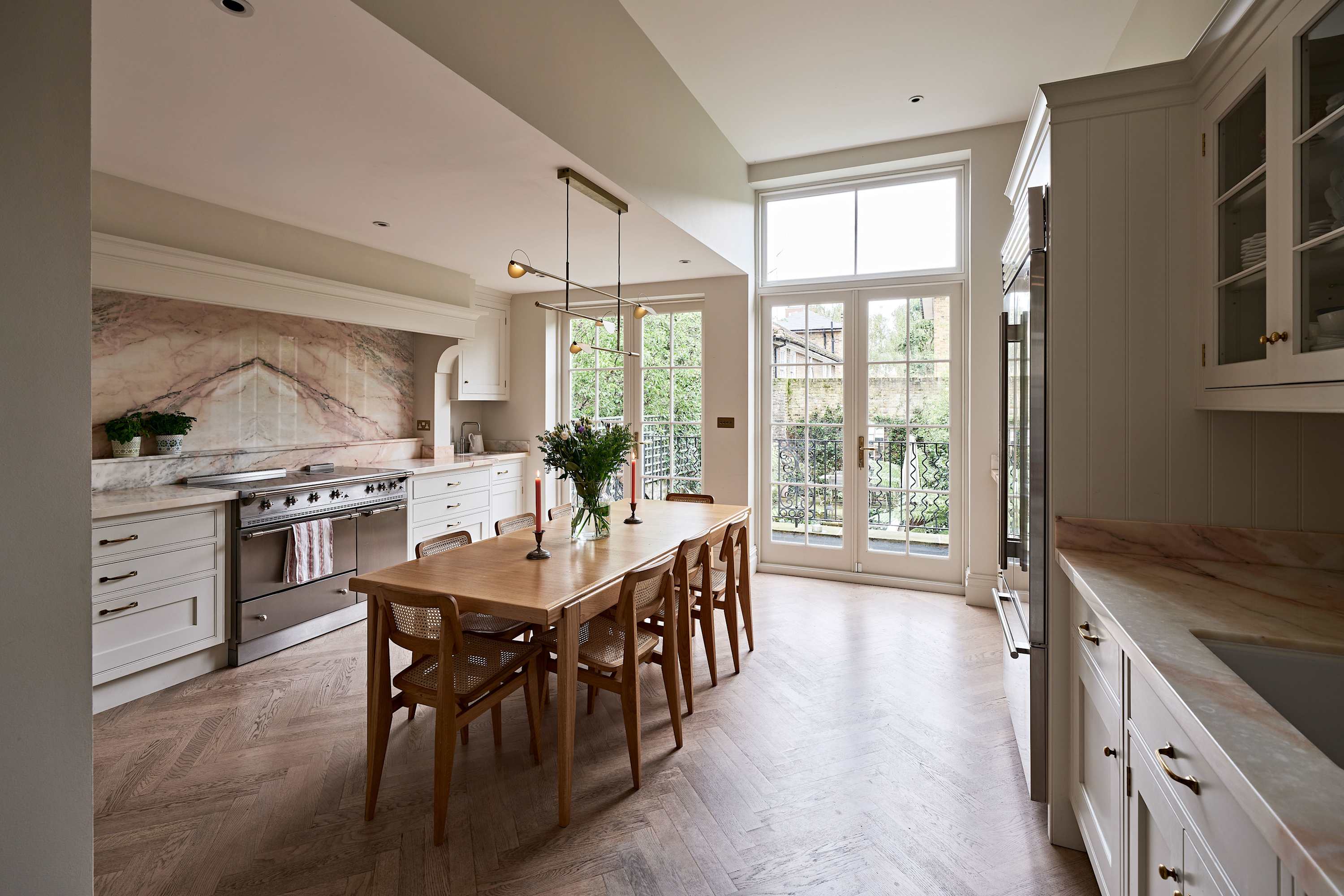 Grand 6 bed Home in Holland Park With Garden in Saint James's Gardens 25 W11 4RE - Property image 13 - VivreStays