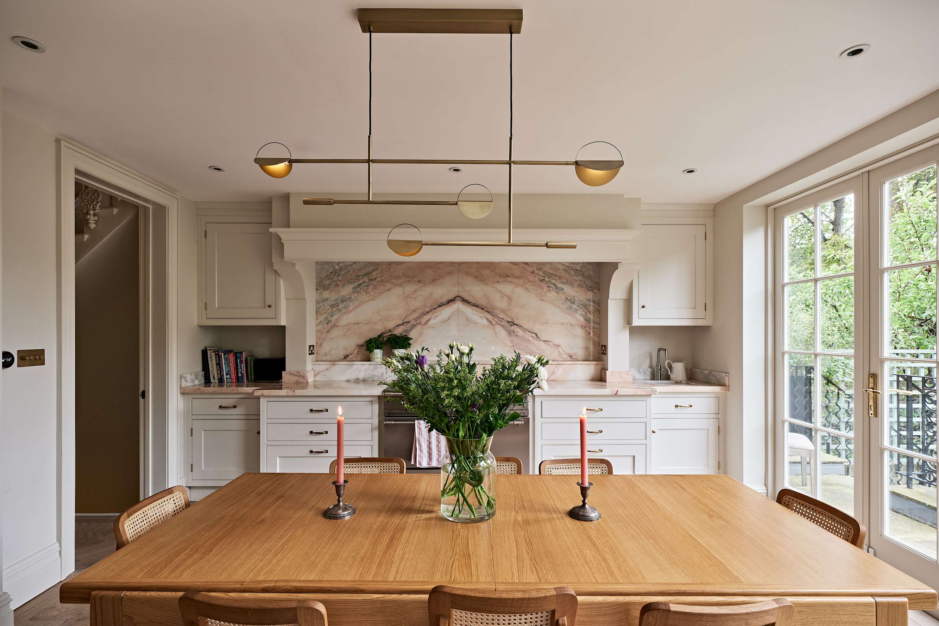 Grand 6 bed Home in Holland Park With Garden in Saint James's Gardens 25 W11 4RE - Property image 15 - VivreStays