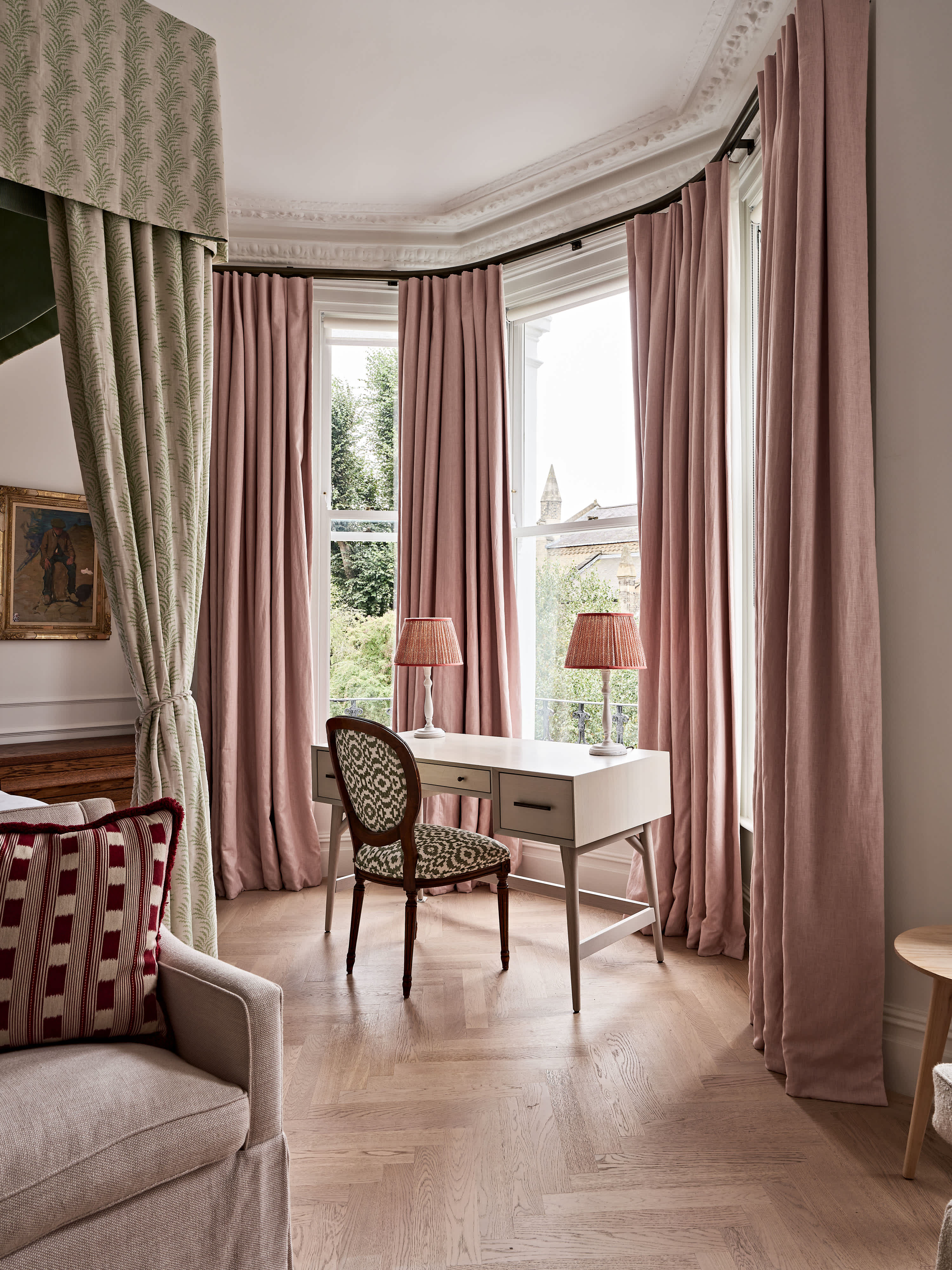Grand 6 bed Home in Holland Park With Garden in Saint James's Gardens 25 W11 4RE - Property image 22 - VivreStays