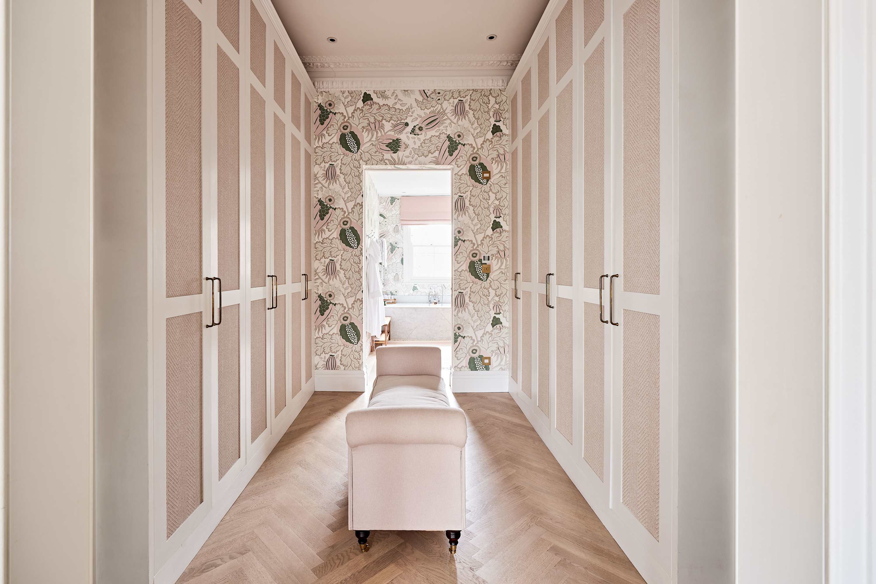 Grand 6 bed Home in Holland Park With Garden in Saint James's Gardens 25 W11 4RE - Property image 24 - VivreStays