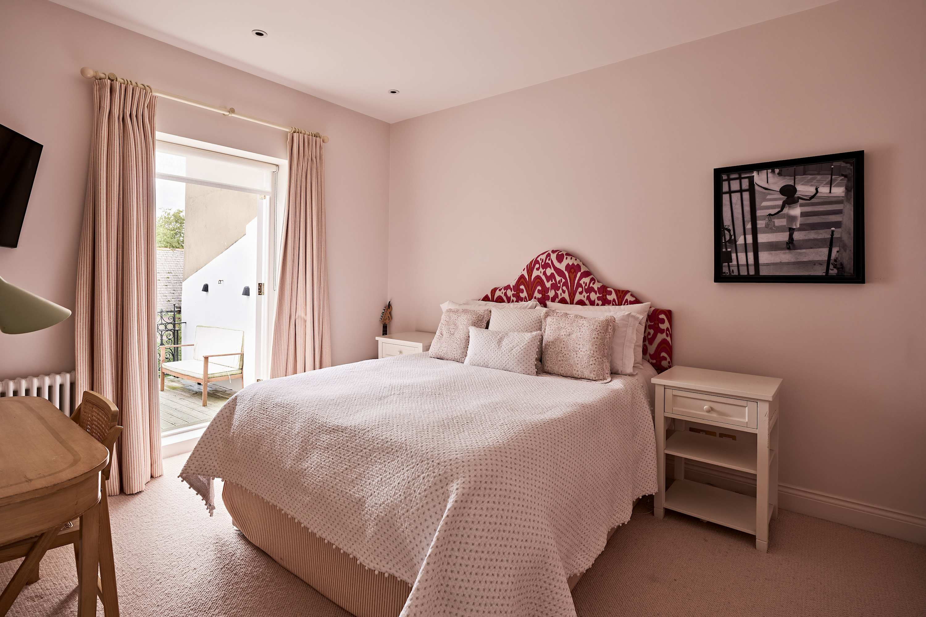 Grand 6 bed Home in Holland Park With Garden in Saint James's Gardens 25 W11 4RE - Property image 32 - VivreStays