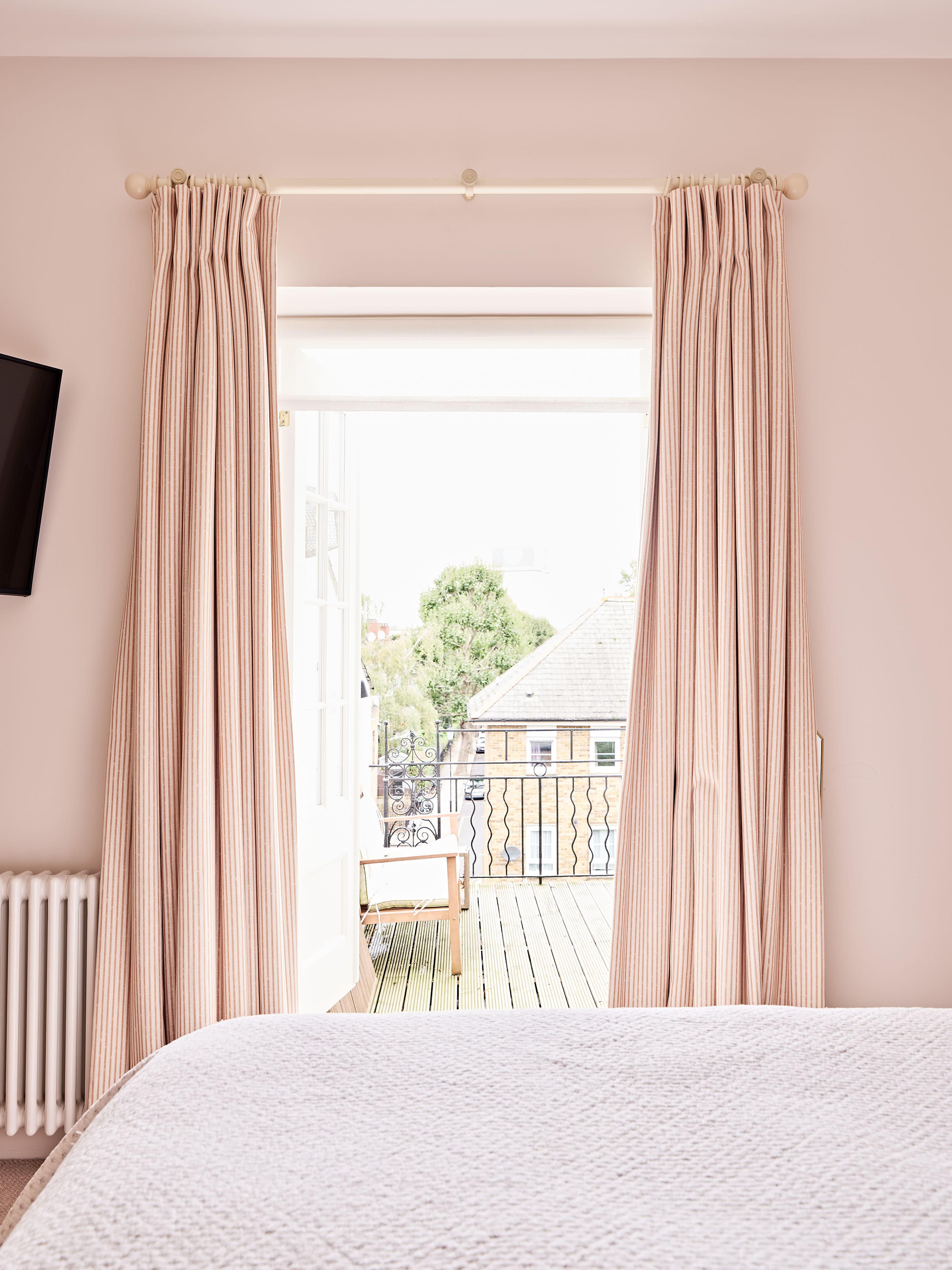 Grand 6 bed Home in Holland Park With Garden in Saint James's Gardens 25 W11 4RE - Property image 34 - VivreStays