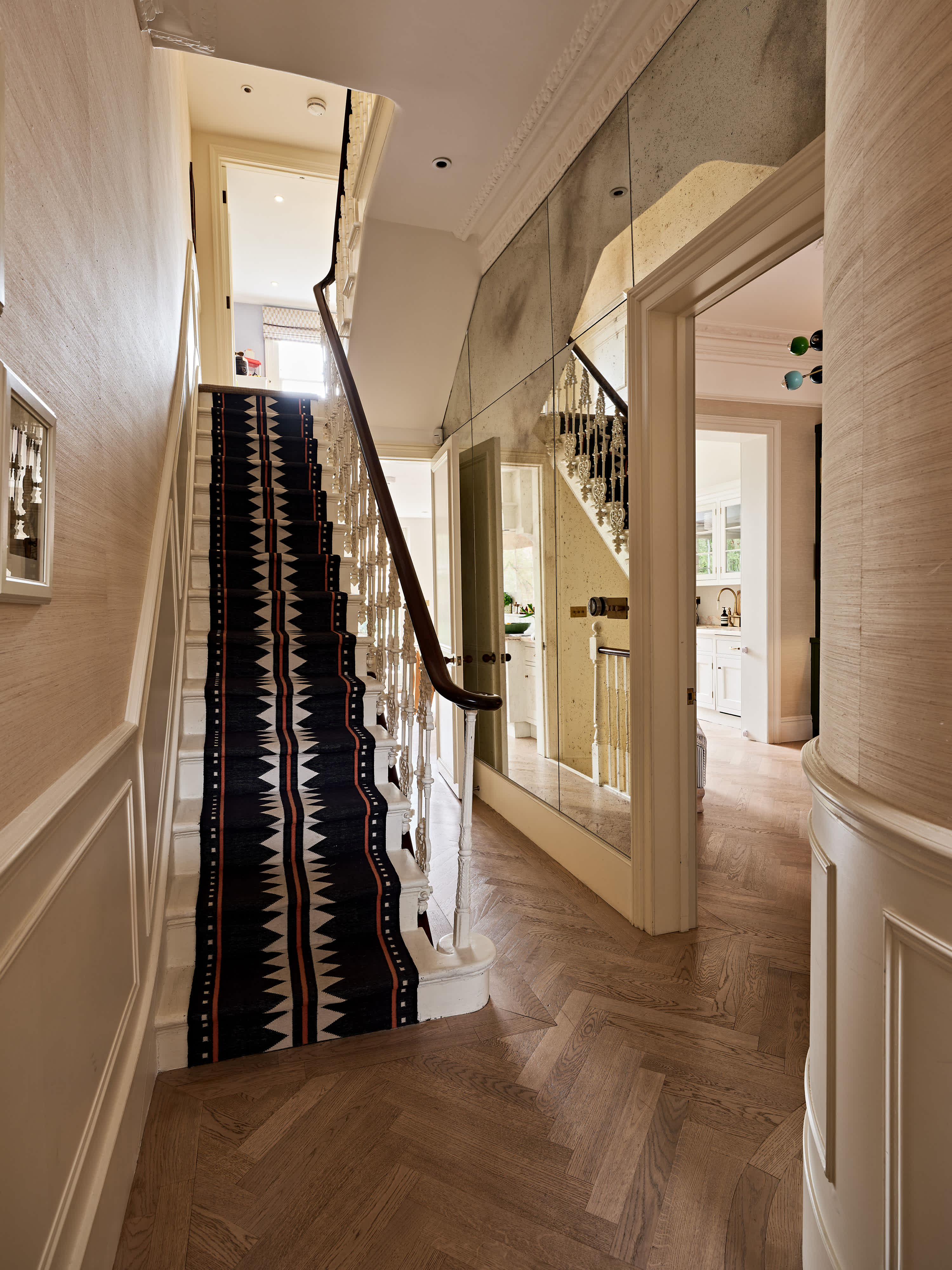 Grand 6 bed Home in Holland Park With Garden in Saint James's Gardens 25 W11 4RE - Property image 46 - VivreStays