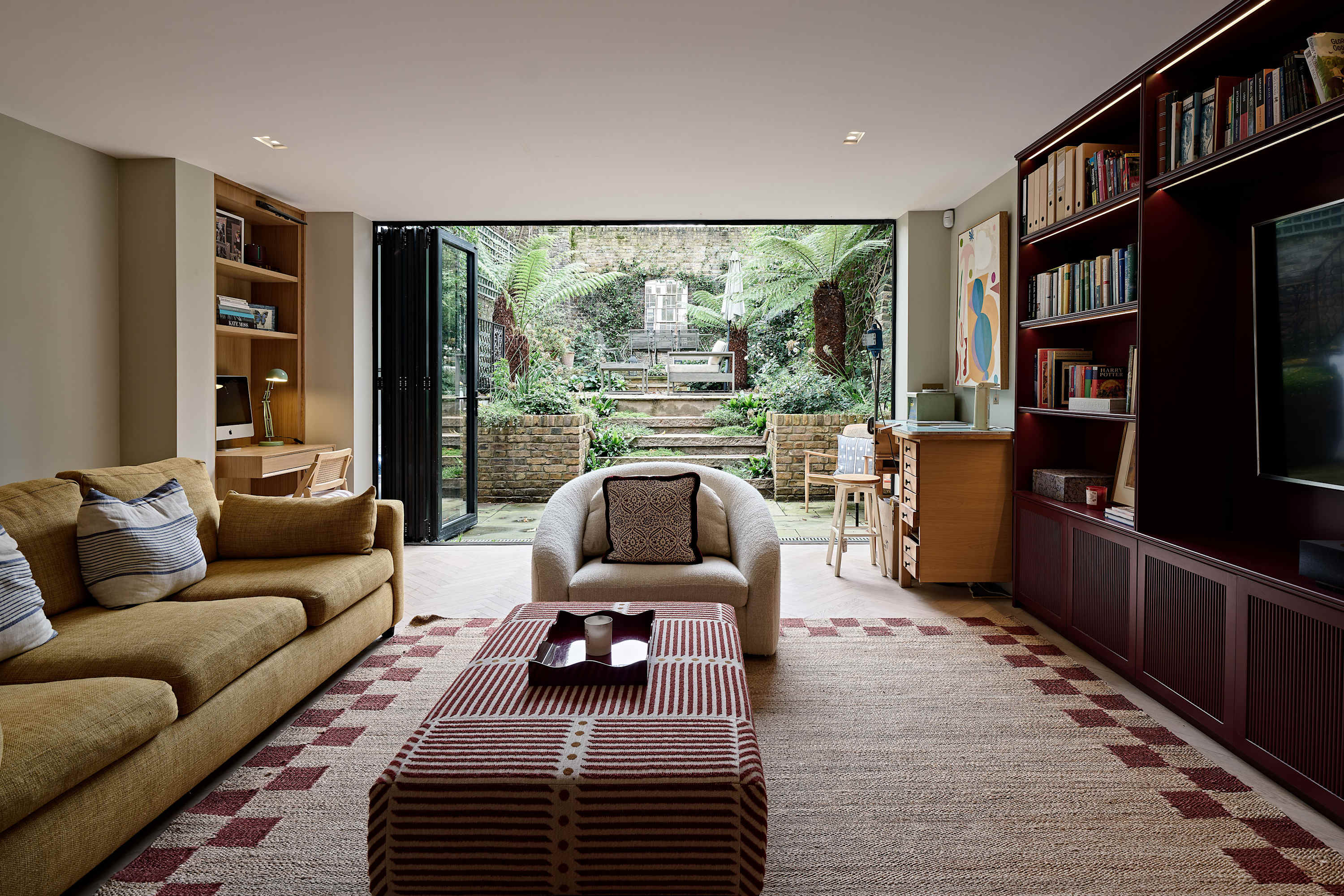Grand 6 bed Home in Holland Park With Garden in Saint James's Gardens 25 W11 4RE - Property image 41 - VivreStays