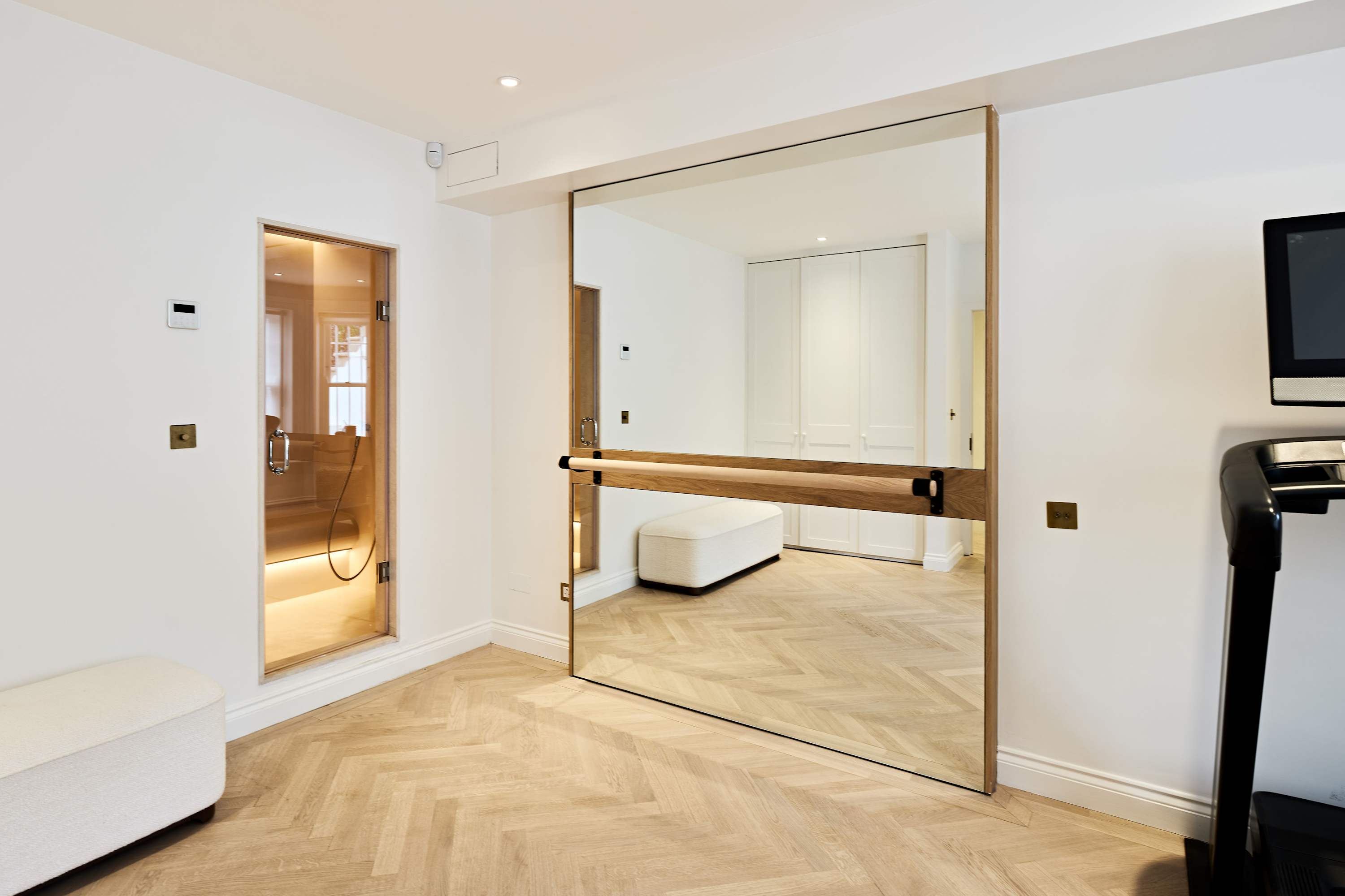 Grand 6 bed Home in Holland Park With Garden in Saint James's Gardens 25 W11 4RE - Property image 42 - VivreStays