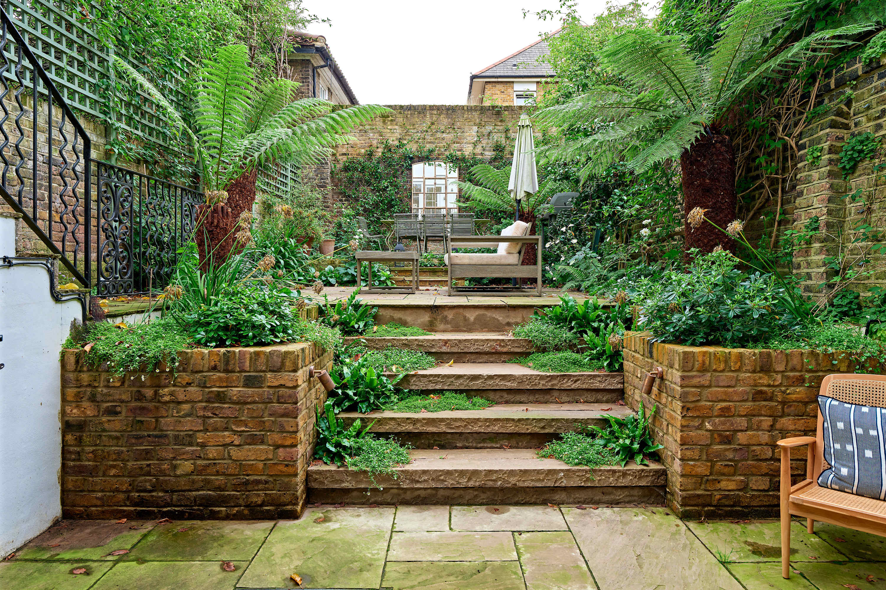 Grand 6 bed Home in Holland Park With Garden in Saint James's Gardens 25 W11 4RE - Property image 18 - VivreStays