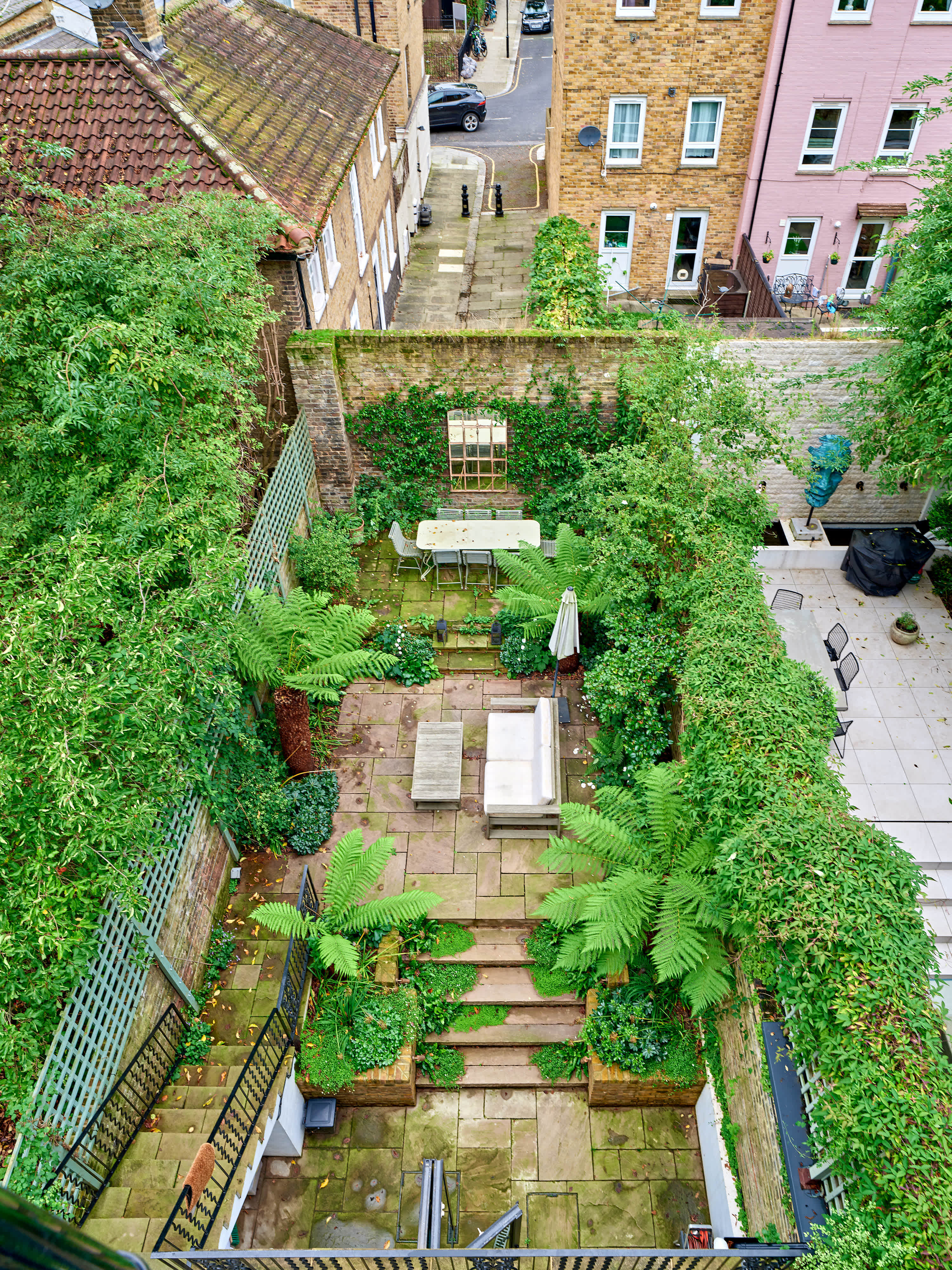 Grand 6 bed Home in Holland Park With Garden in Saint James's Gardens 25 W11 4RE - Property image 45 - VivreStays