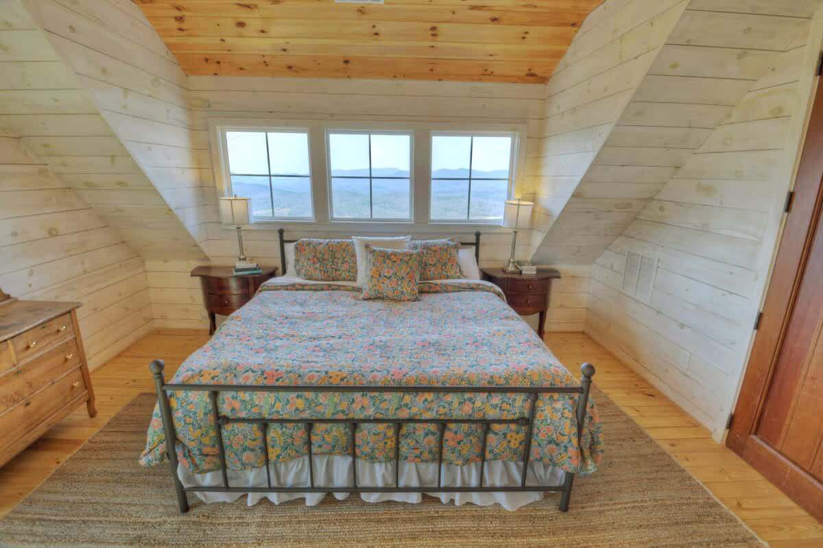 Everlux Retreat - Mountain views & hot tub 4