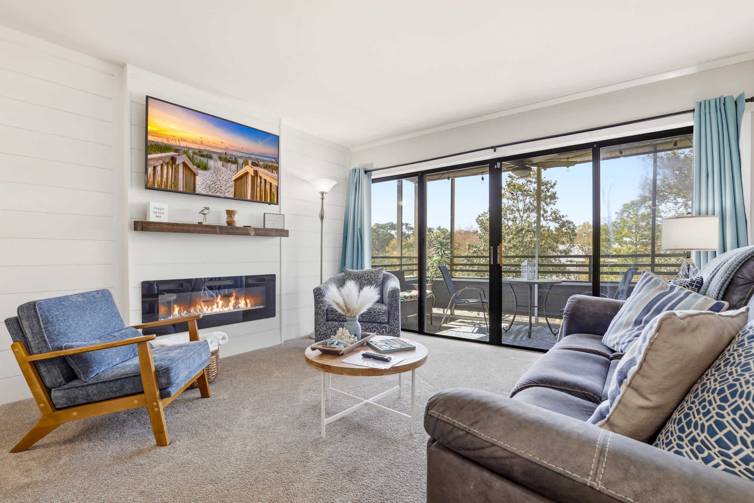 Ocean Creek Resort Villa w Fireplace and Balcony