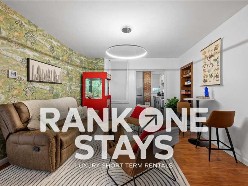 Pet Friendly | King Bed | Parking | Near PNC Park