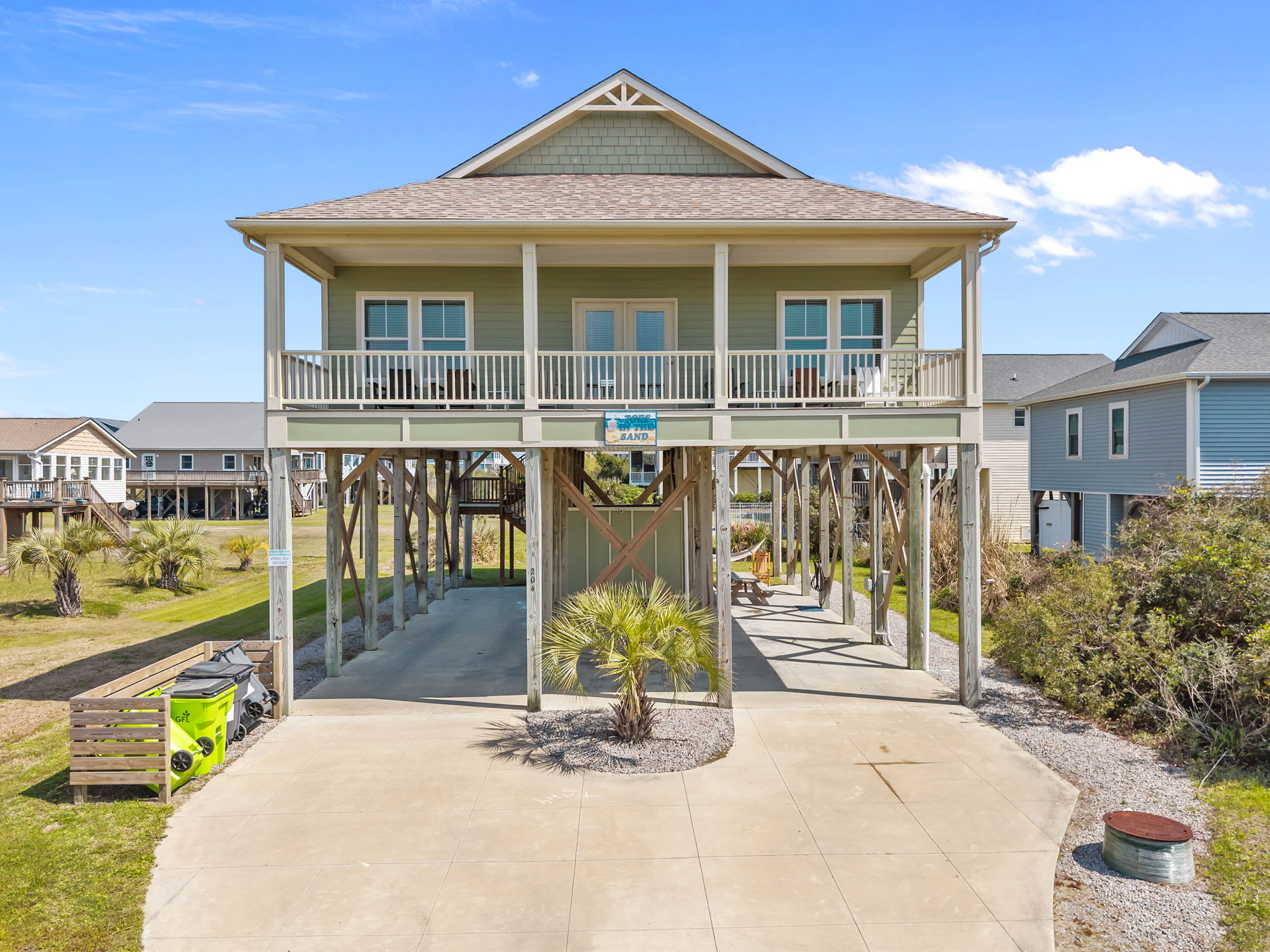 Toes in the Sand Ocean Views Steps from Beach