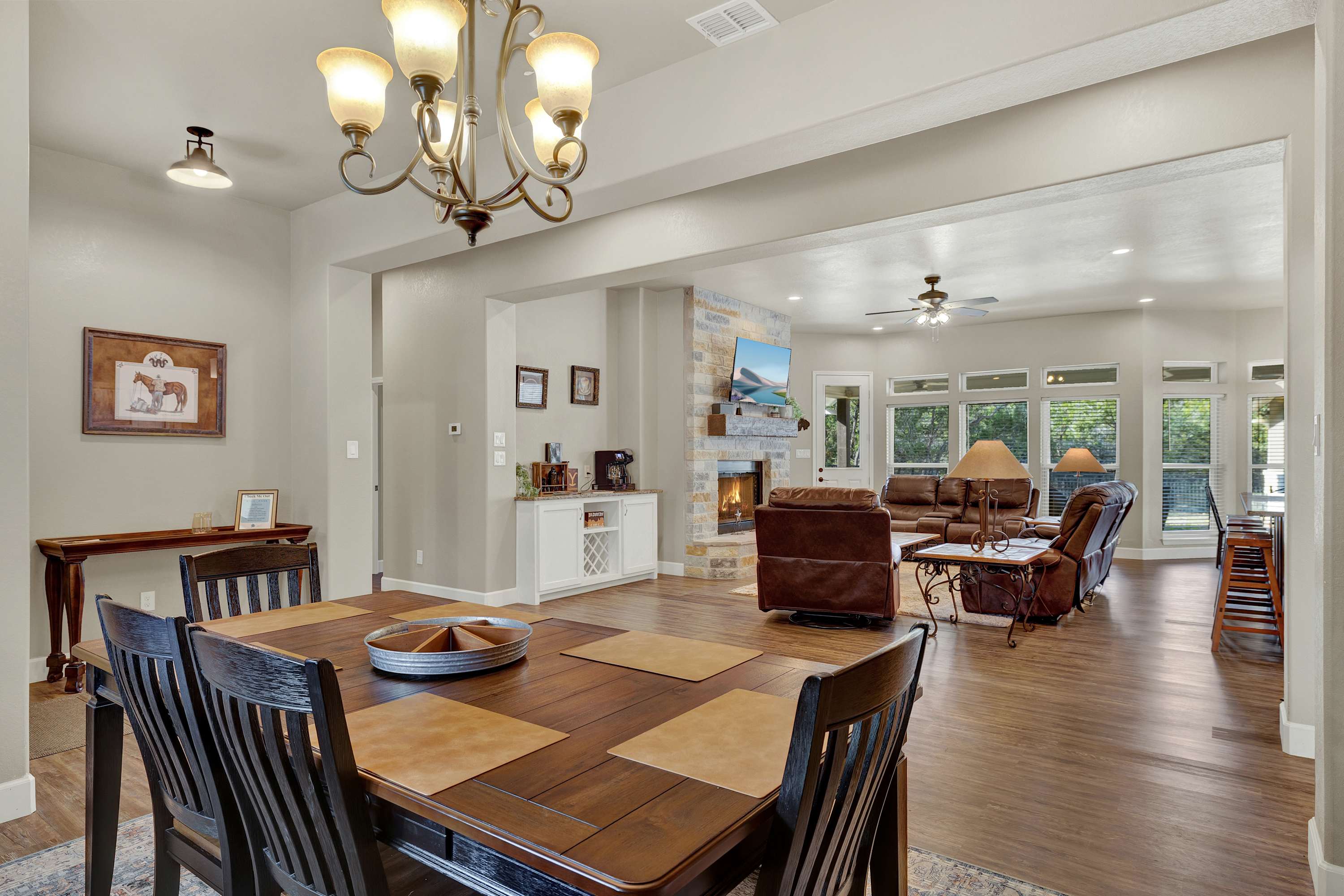 Crazy Horse-Close to Canyon Lake Marina! | Photo 10