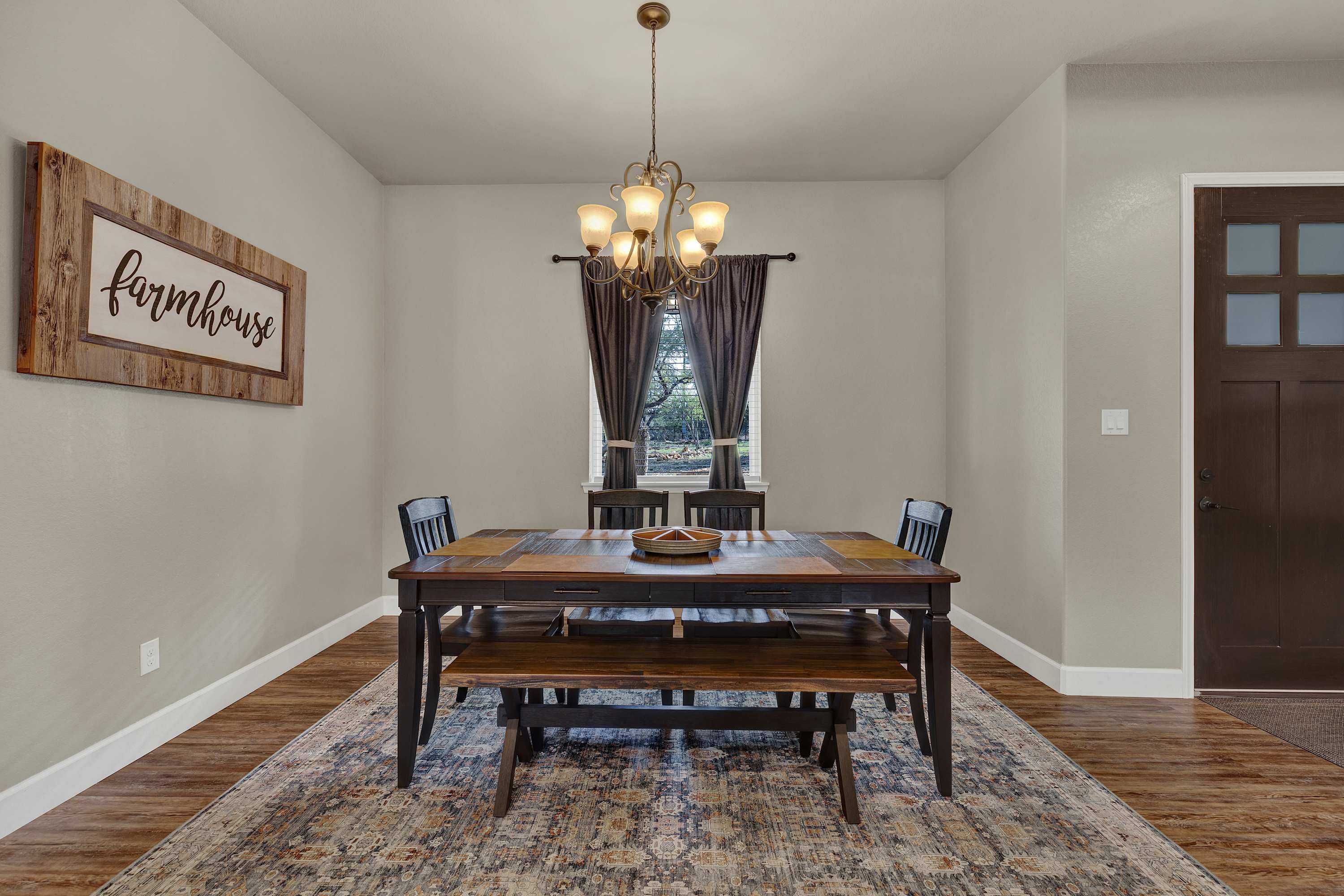 Crazy Horse-Close to Canyon Lake Marina! | Photo 11