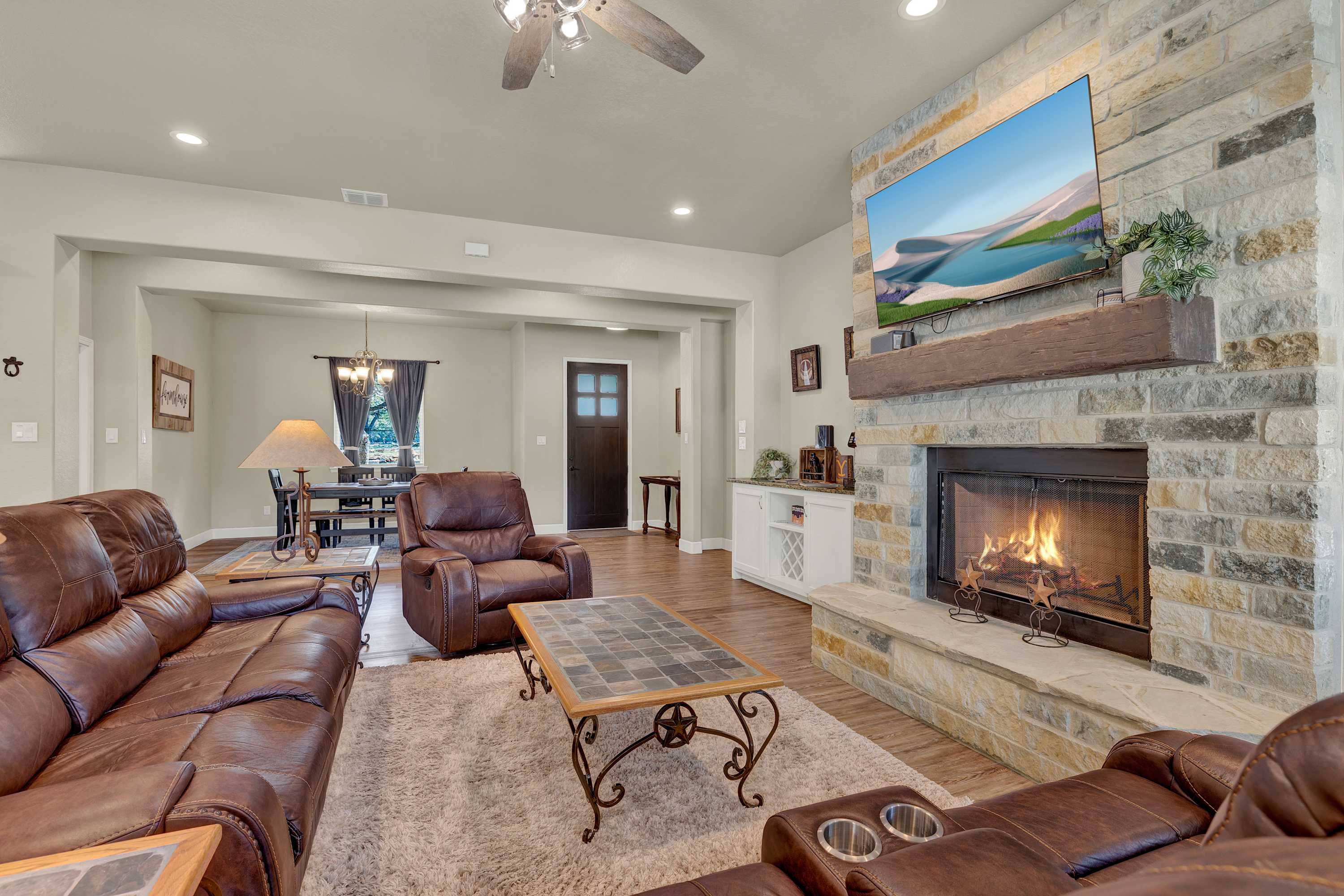 Crazy Horse-Close to Canyon Lake Marina! | Photo 8