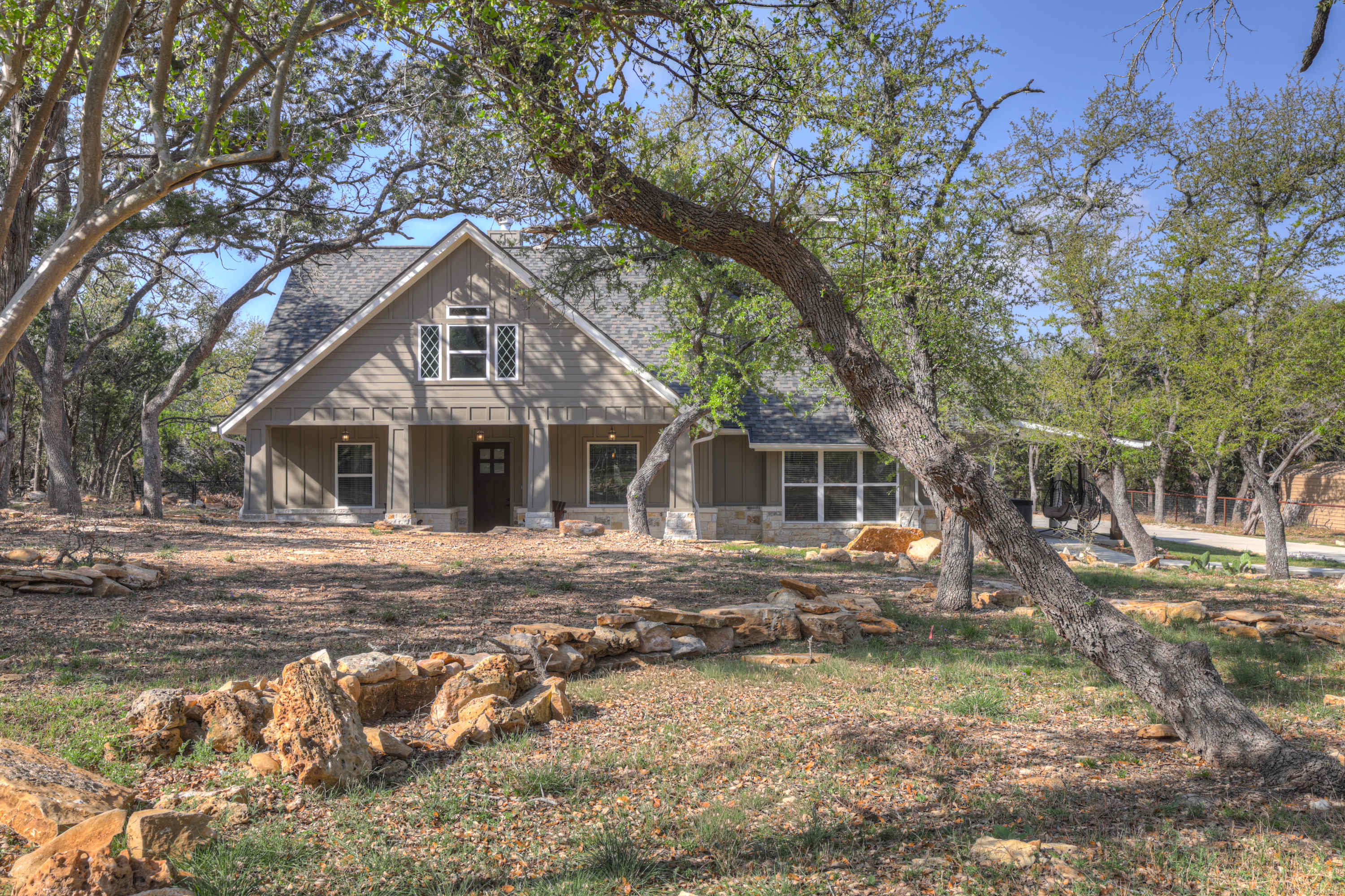 Crazy Horse-Close to Canyon Lake Marina! | Photo 5