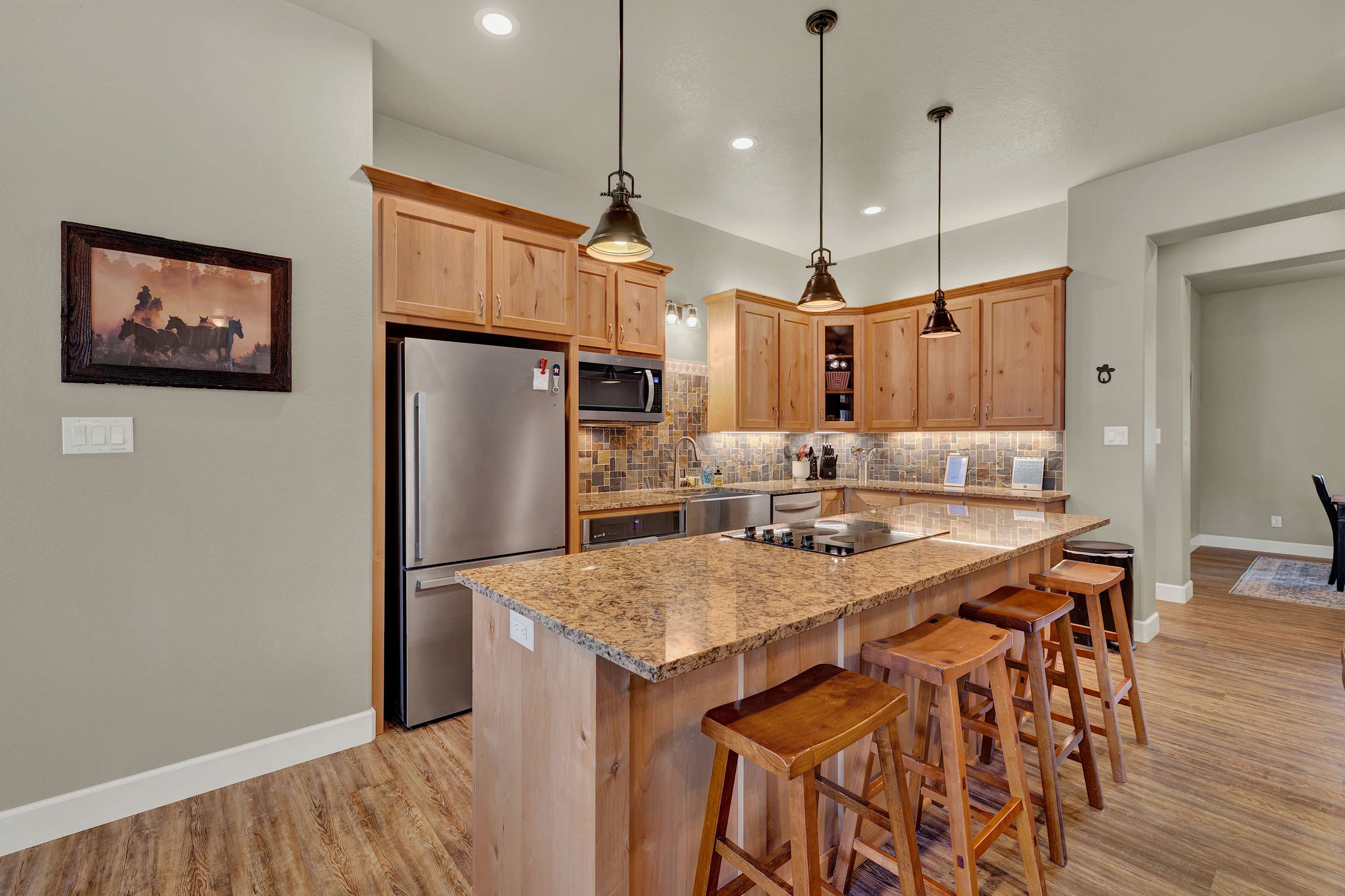 Crazy Horse-Close to Canyon Lake Marina! | Photo 13