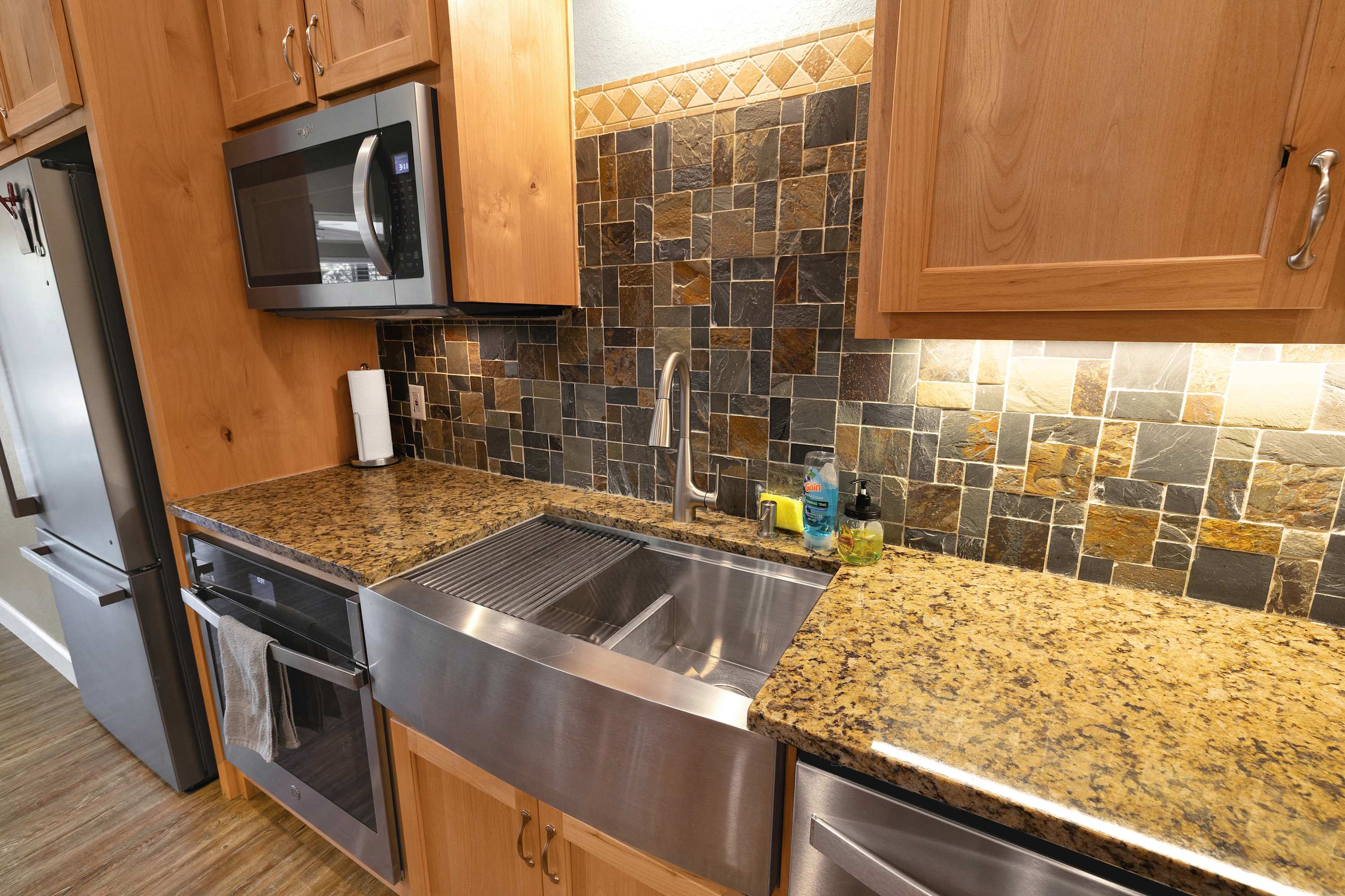 Crazy Horse-Close to Canyon Lake Marina! | Photo 15