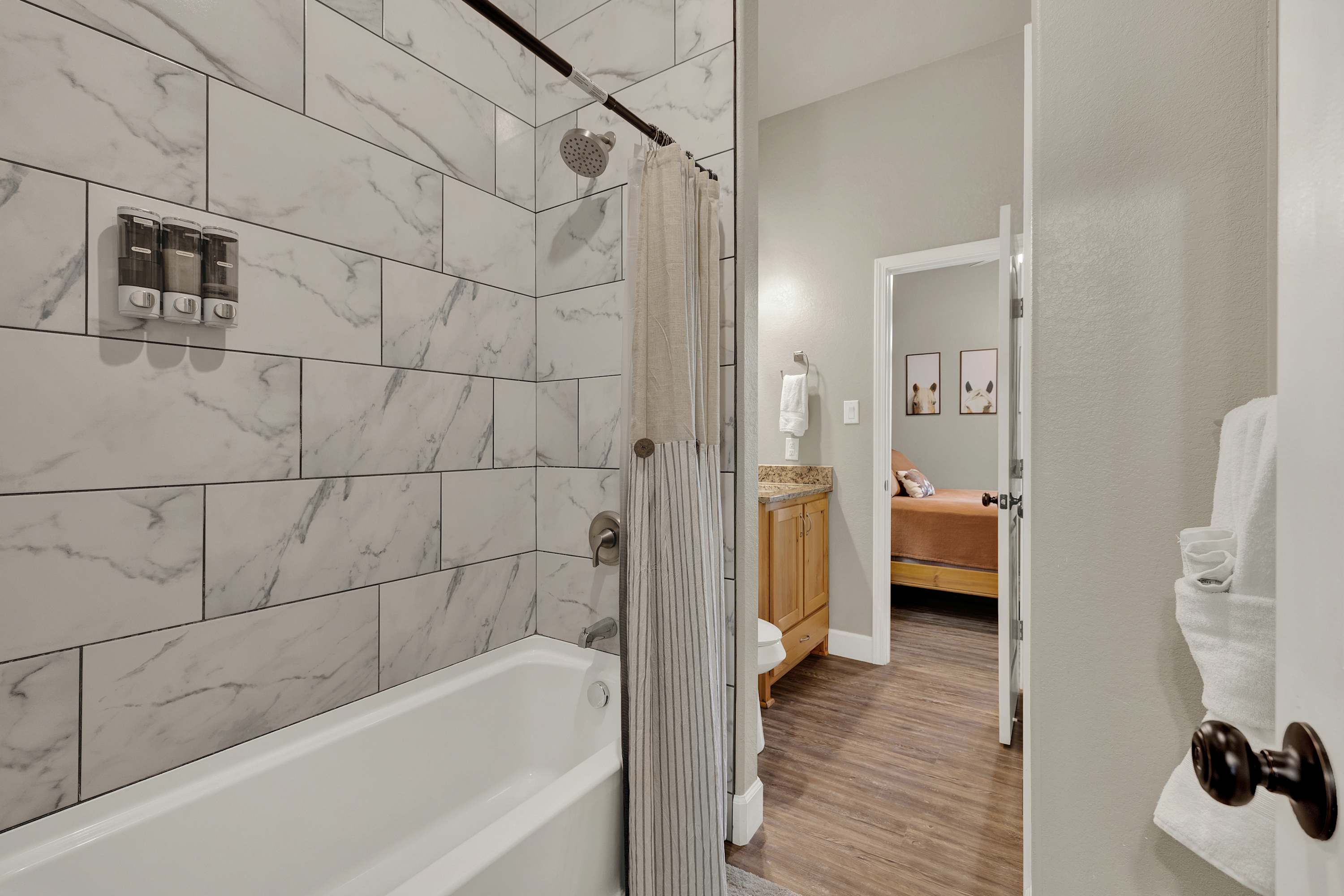 Crazy Horse-Close to Canyon Lake Marina! | Photo 24