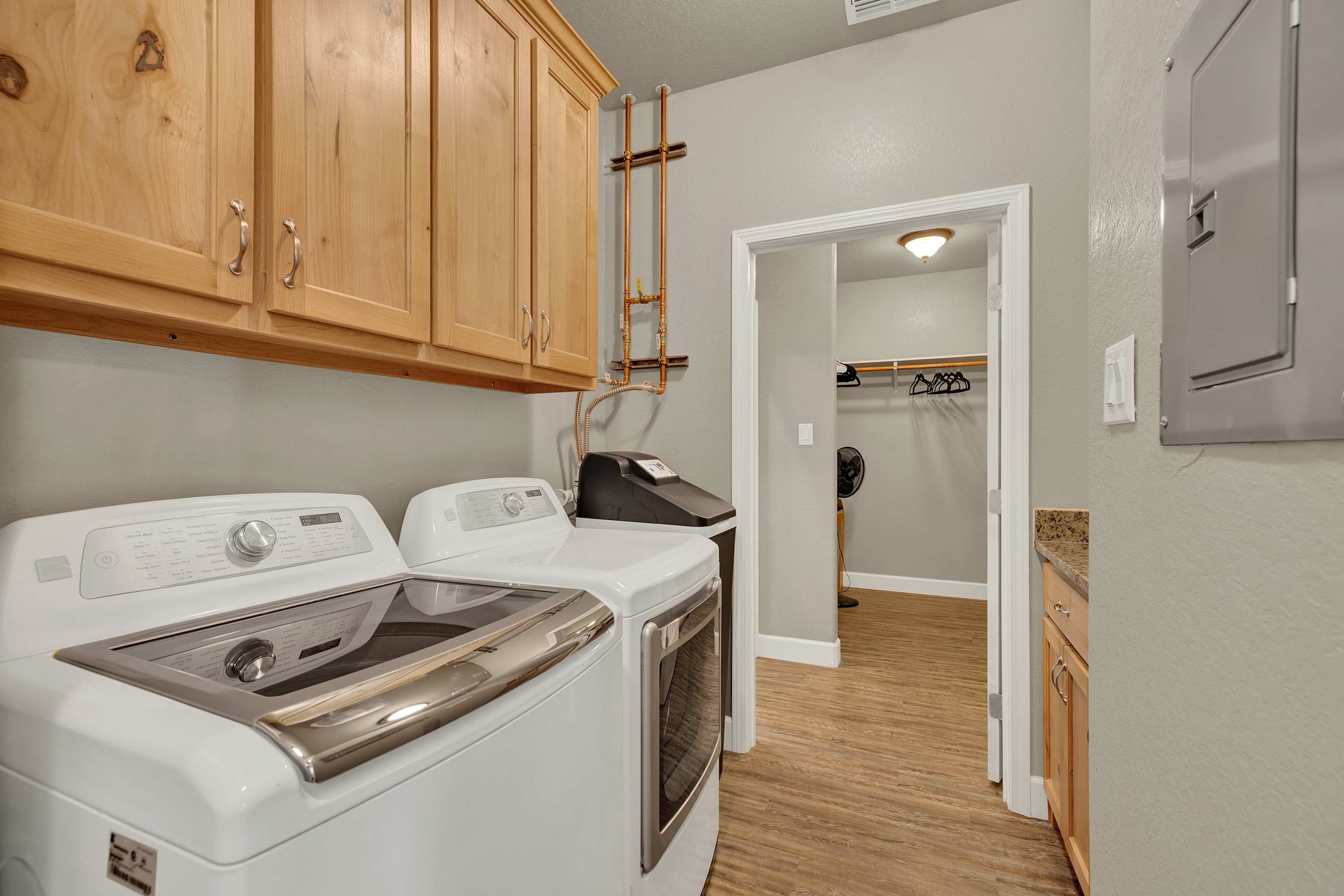 Crazy Horse-Close to Canyon Lake Marina! | Photo 26