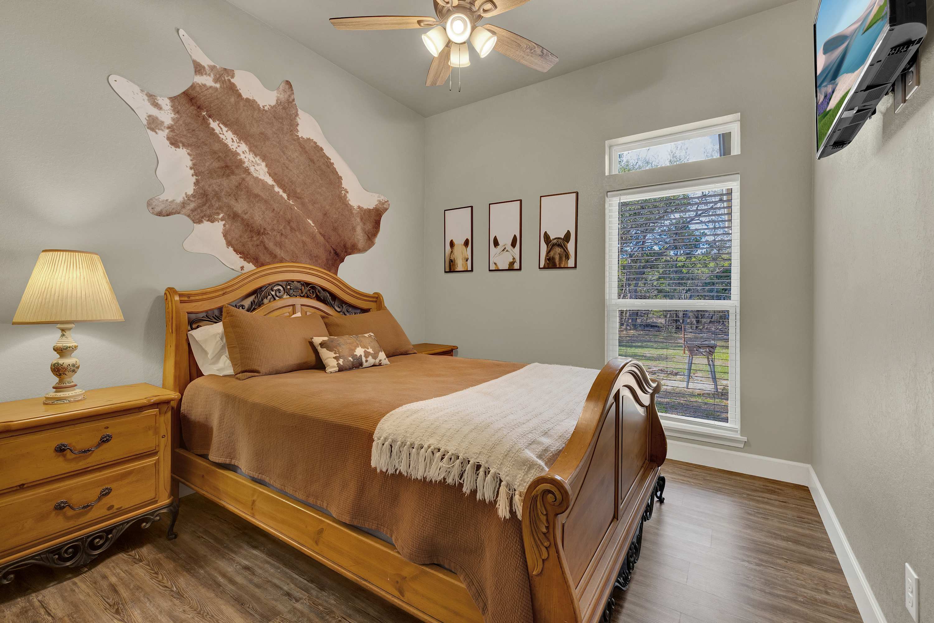 Crazy Horse-Close to Canyon Lake Marina! | Photo 25