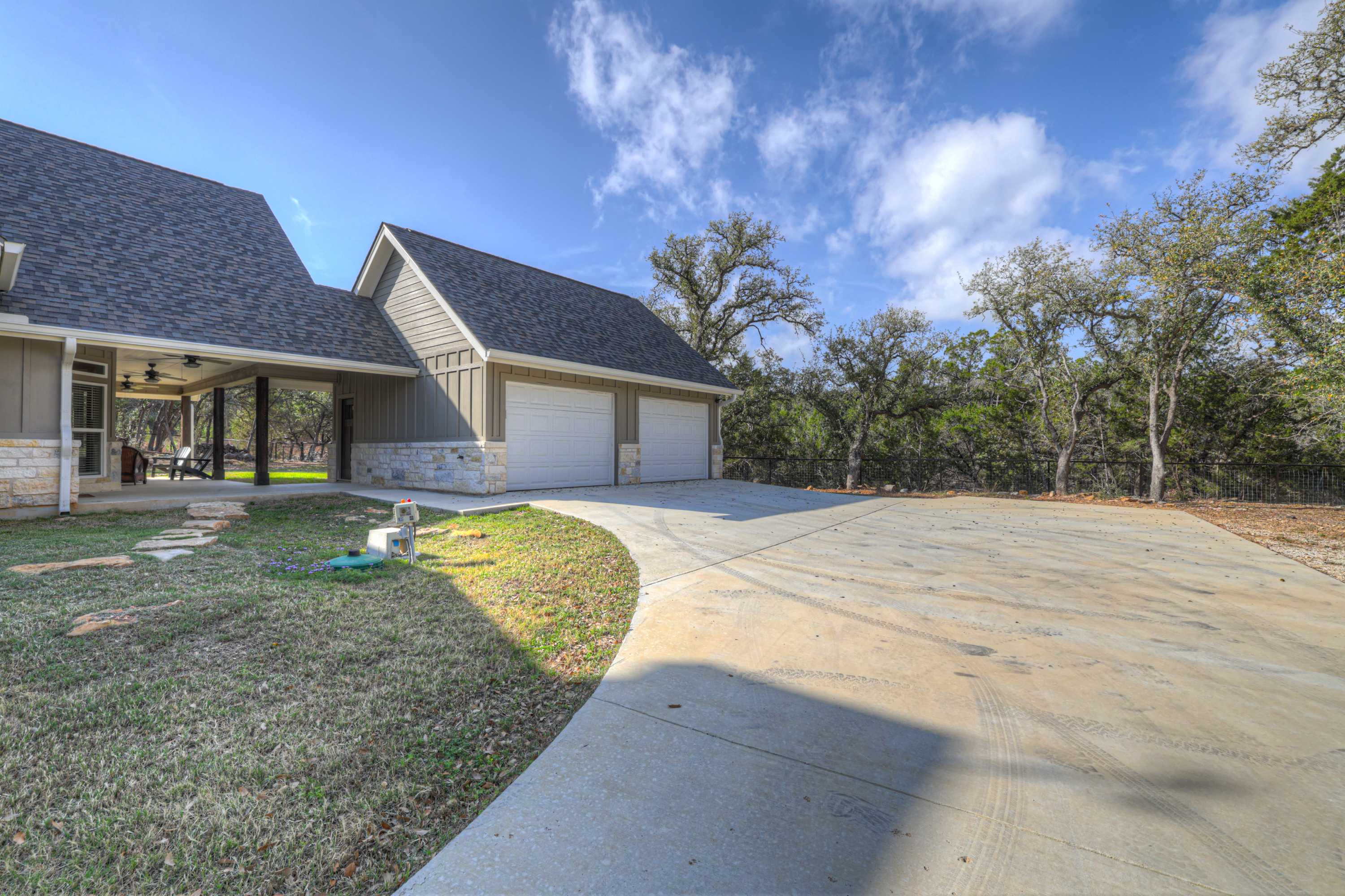 Crazy Horse-Close to Canyon Lake Marina! | Photo 27