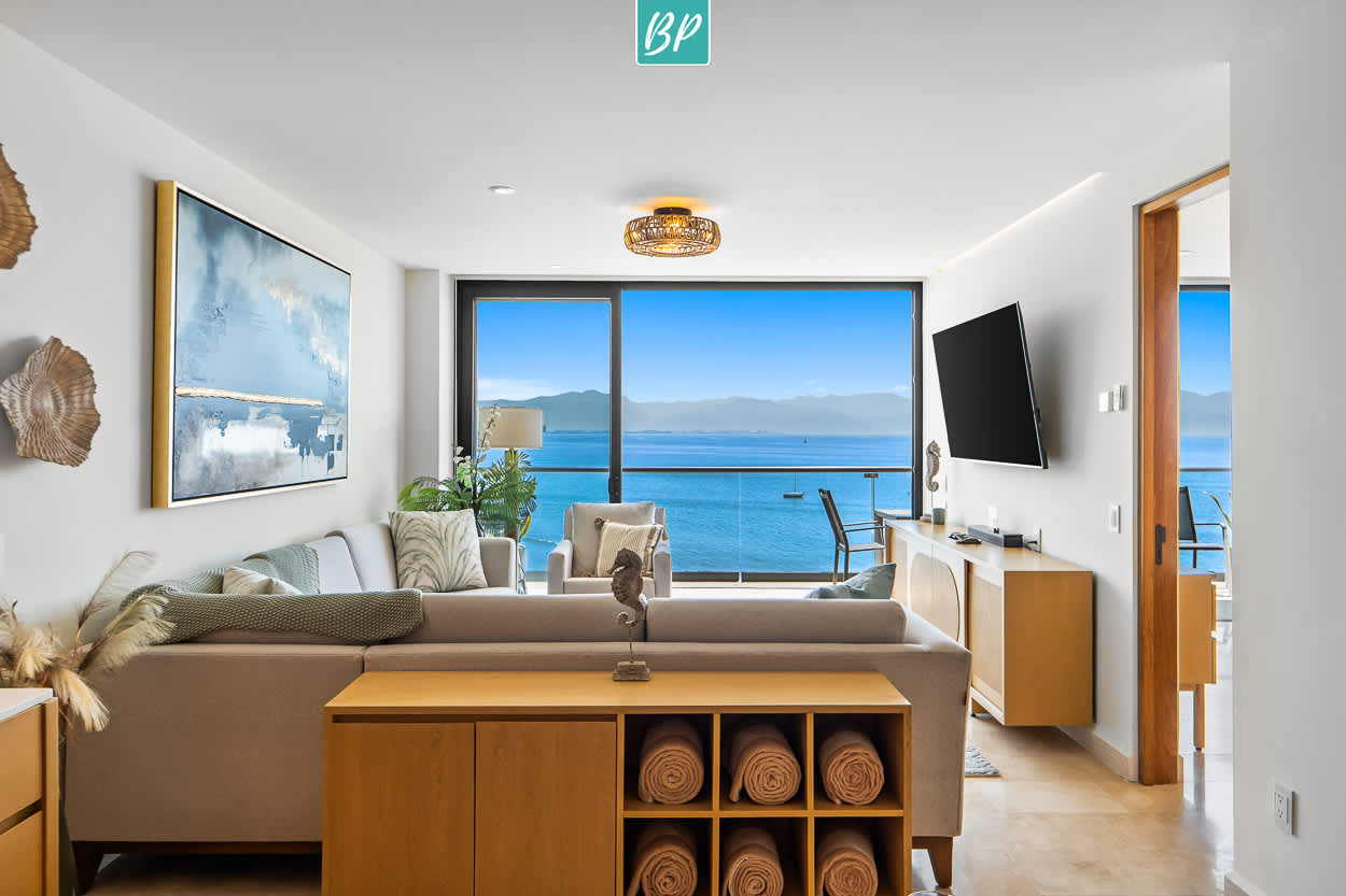 Zantamar Beachfront 2BR: Ocean Views, Pools & Gym — Cruz de Huanacaxtle, Nayarit — vacation rental