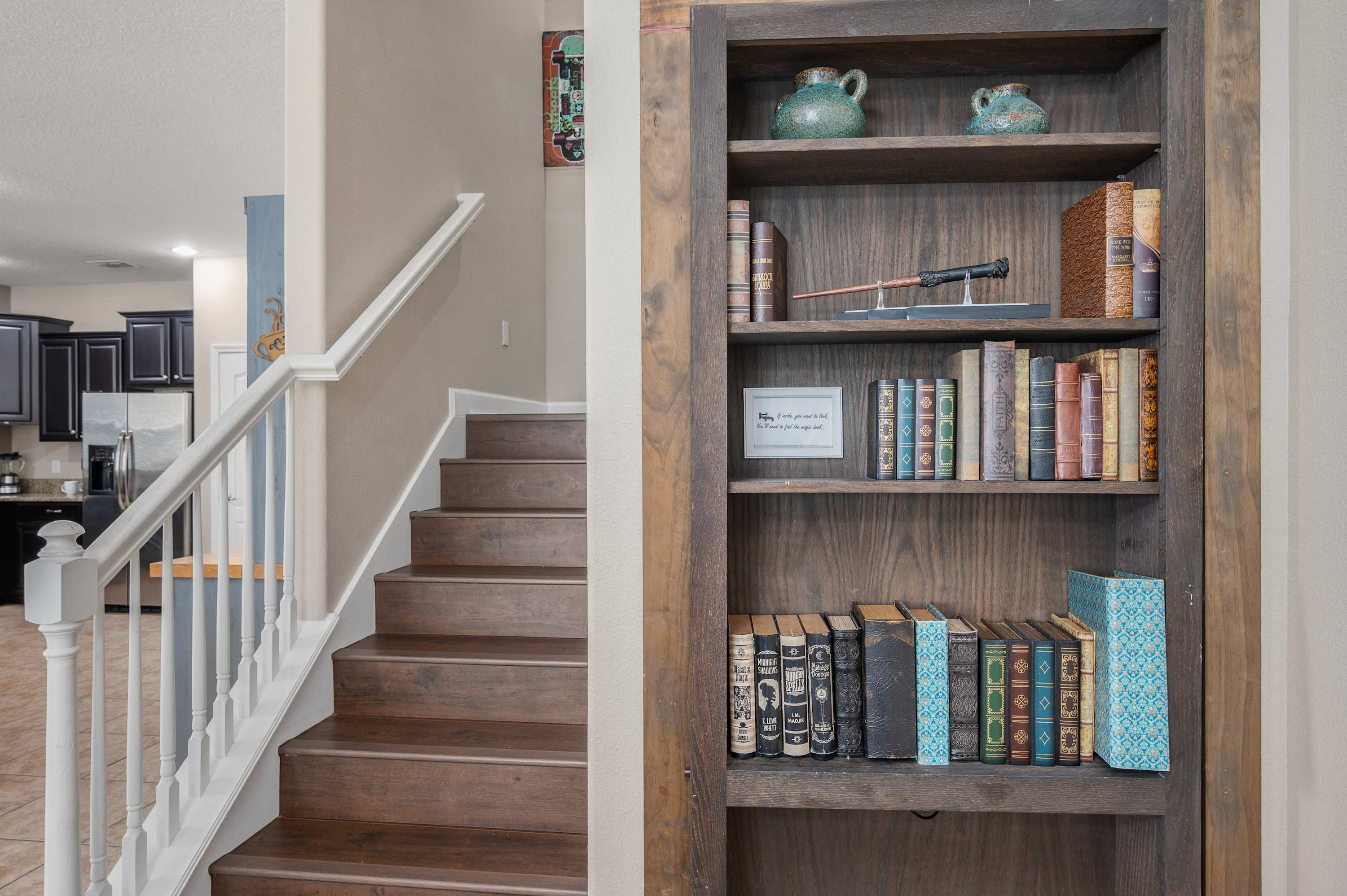 Built-in bookshelf nook perfect for storing games, books & vacation reads