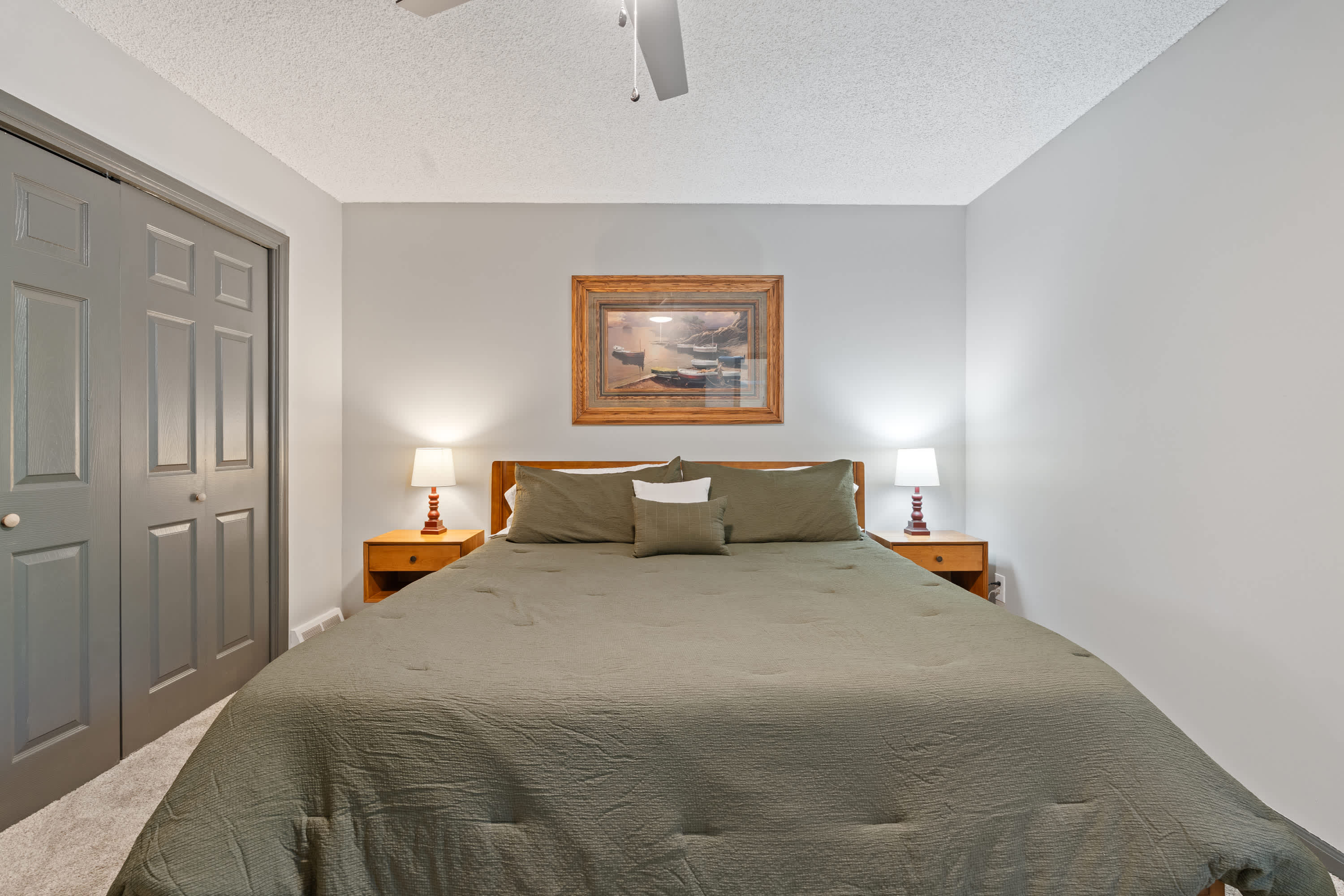Asheville Haven: Serene 4BR Retreat with Hot Tub