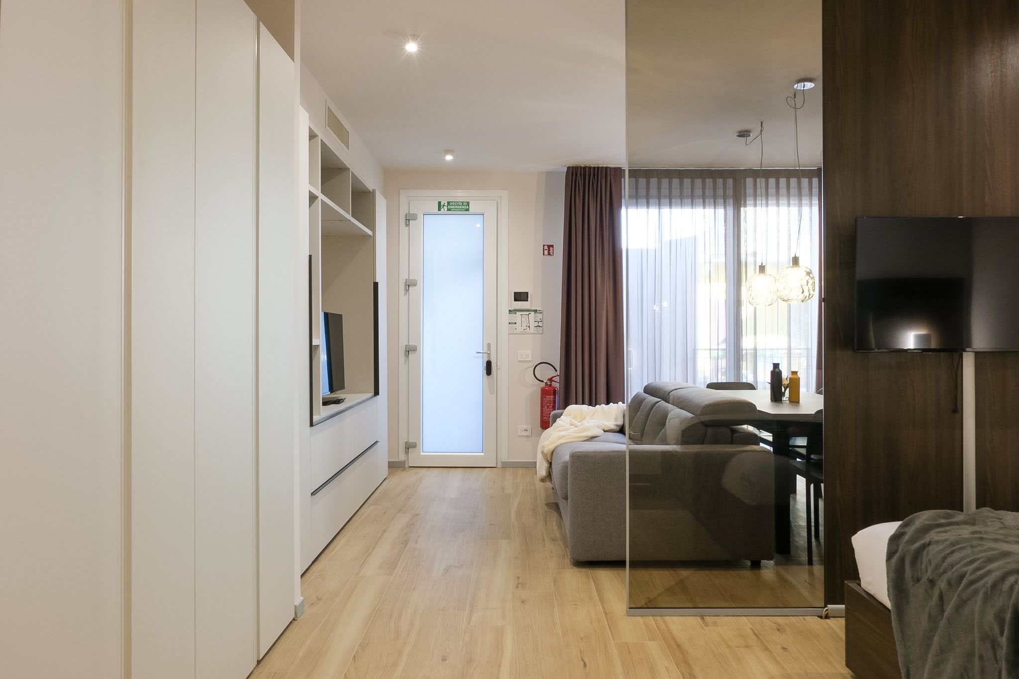 Quasi-Hotels | Monolocale al primo piano a Milano Cadore · 4