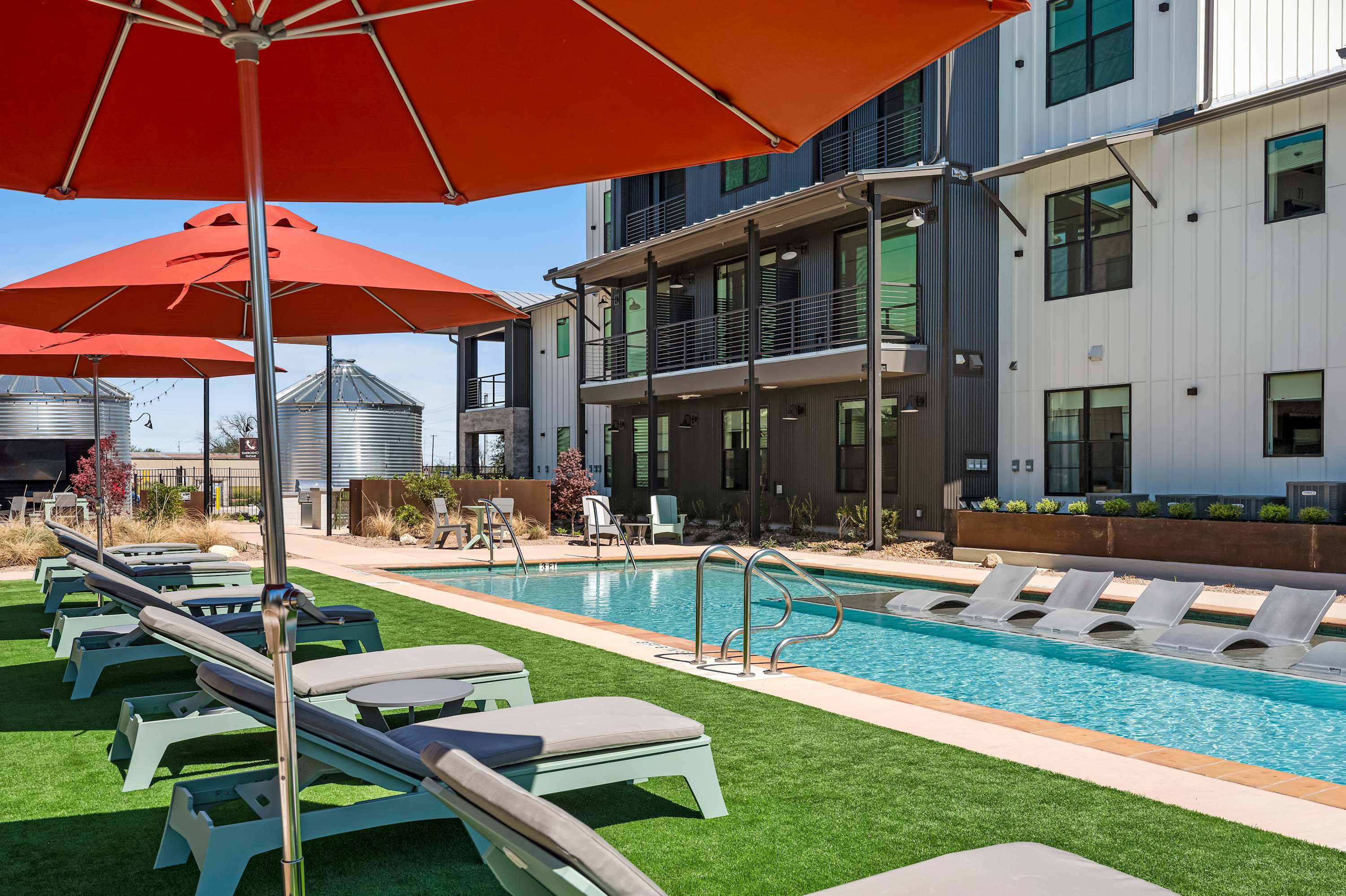 Freiheit Village Loft | 1BR | Pool | BBQ | Firepit — New Braunfels, TX — vacation rental