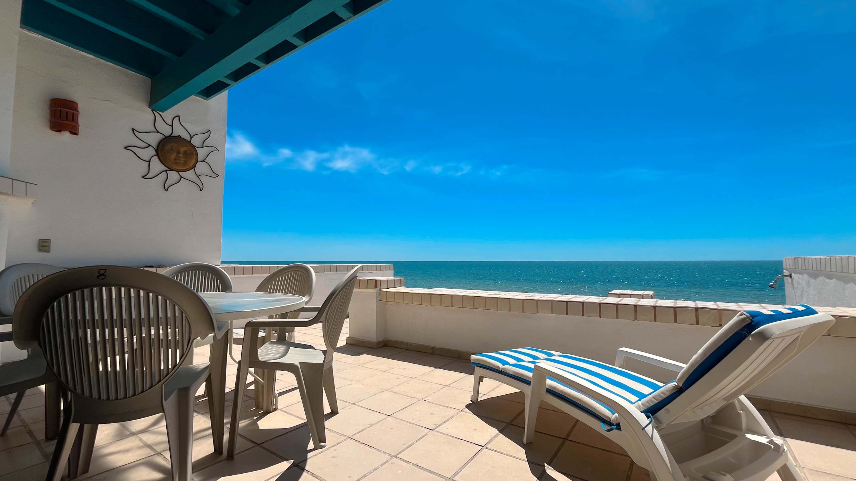 Warm & Charming Beachfront Condo Las Olas II 8
