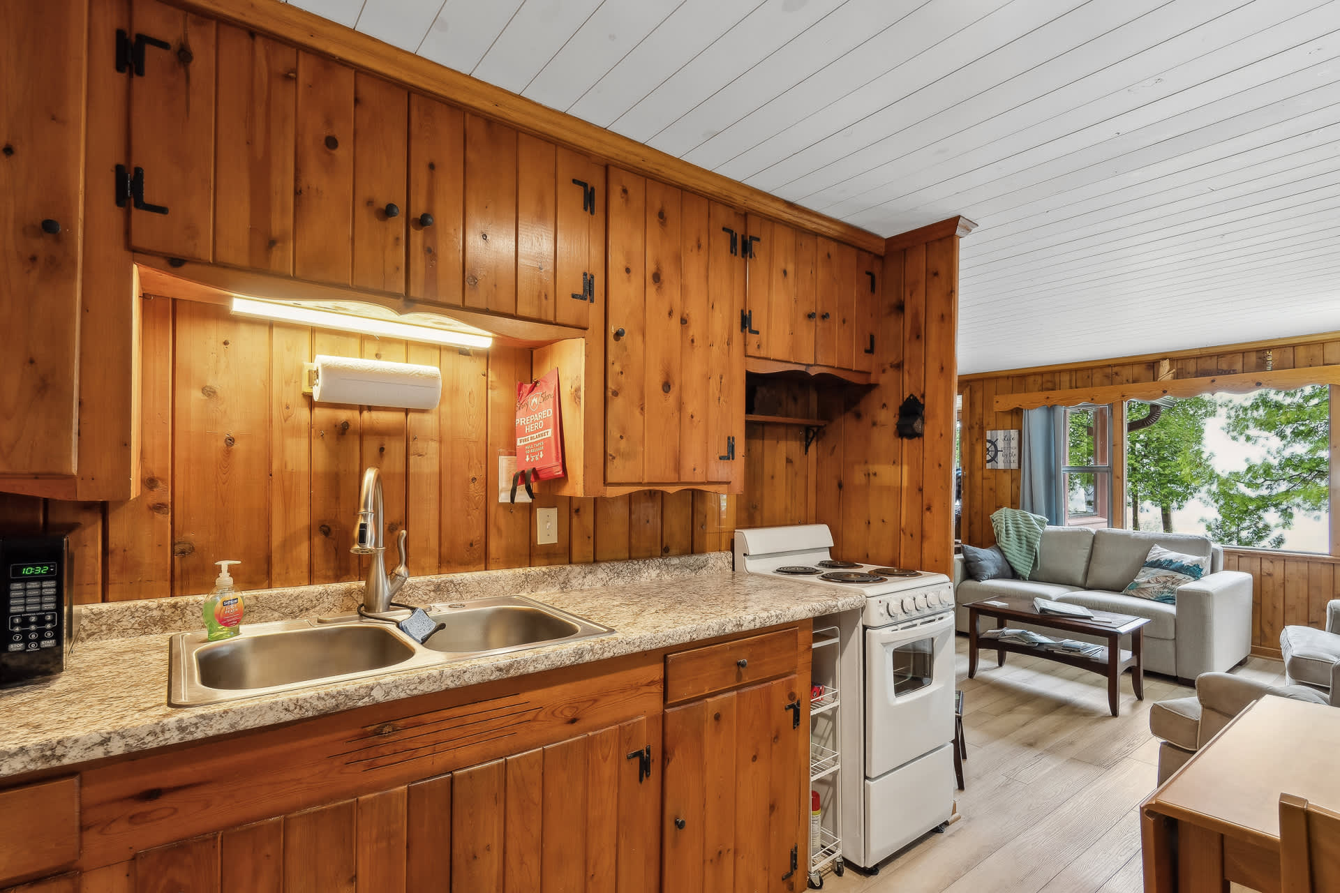 Stony Shore Cabin 6