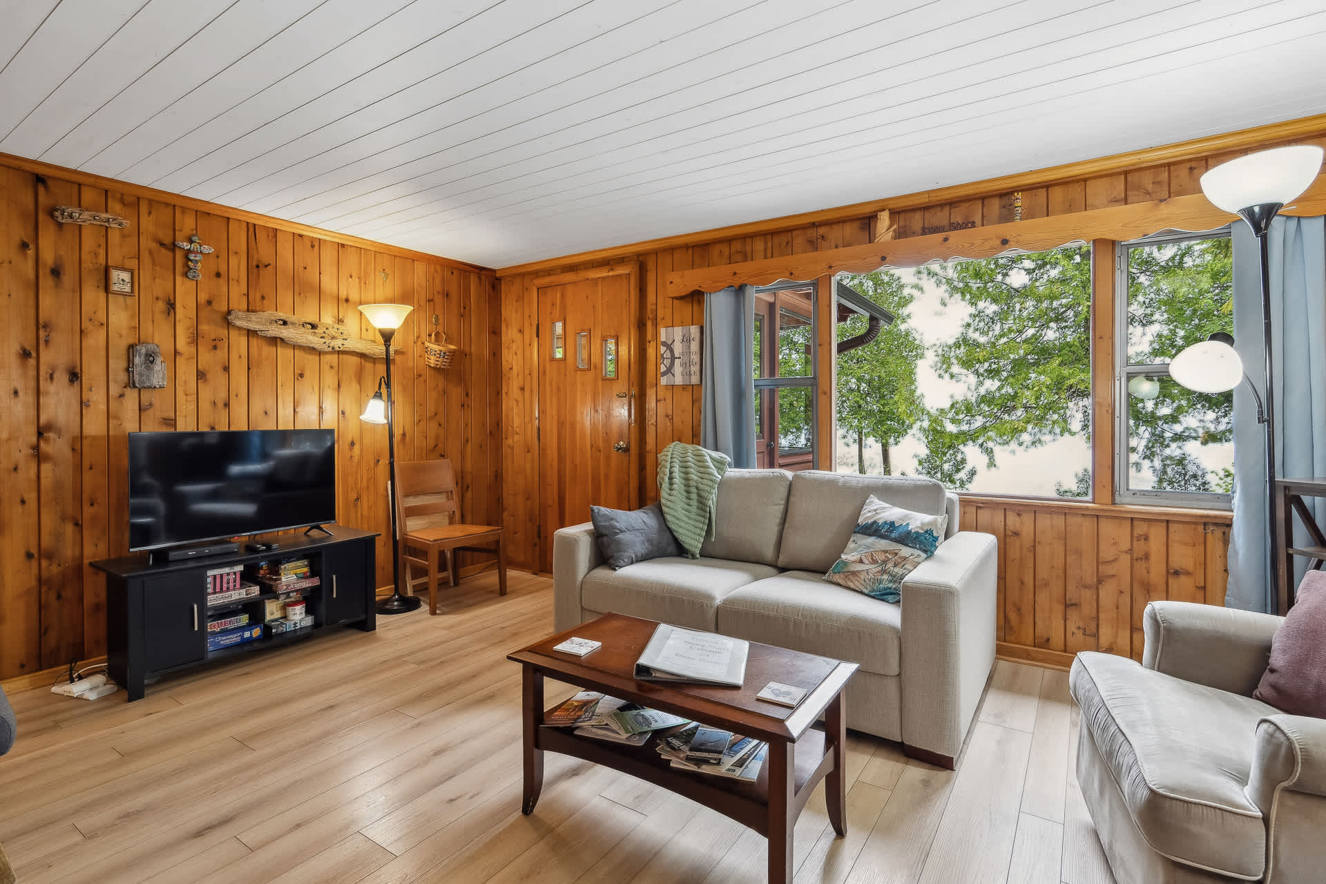 Stony Shore Cabin 9
