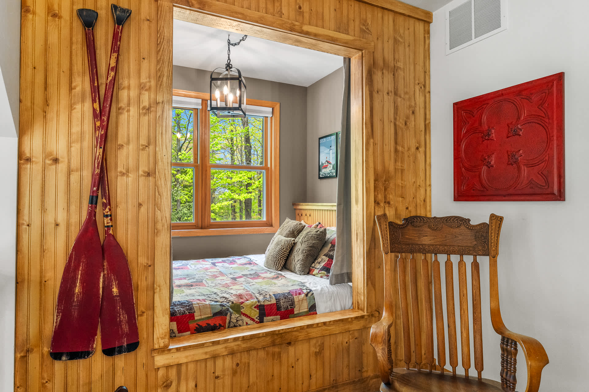 Additional Sleeping space in Loft Area - Sleeping/ Reading Nook has Queen size bed