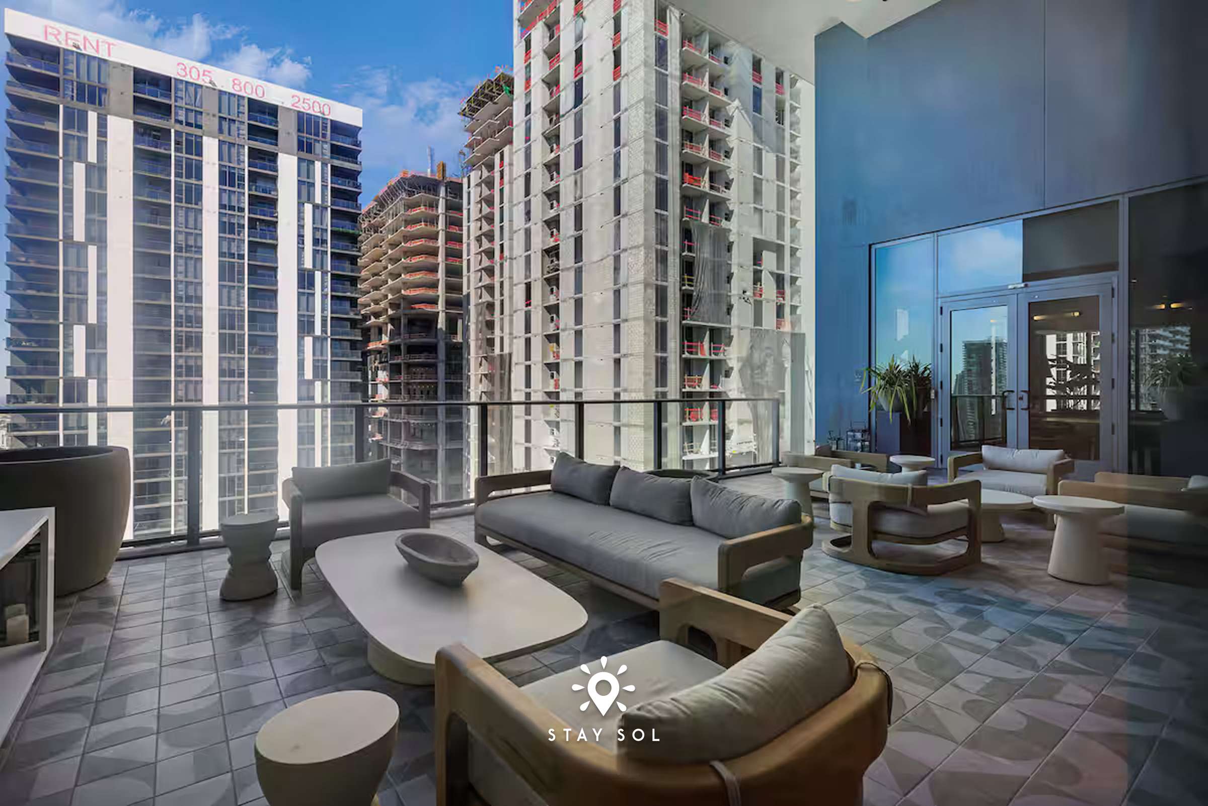 Downtown Hideaway • 1BR + Balcony