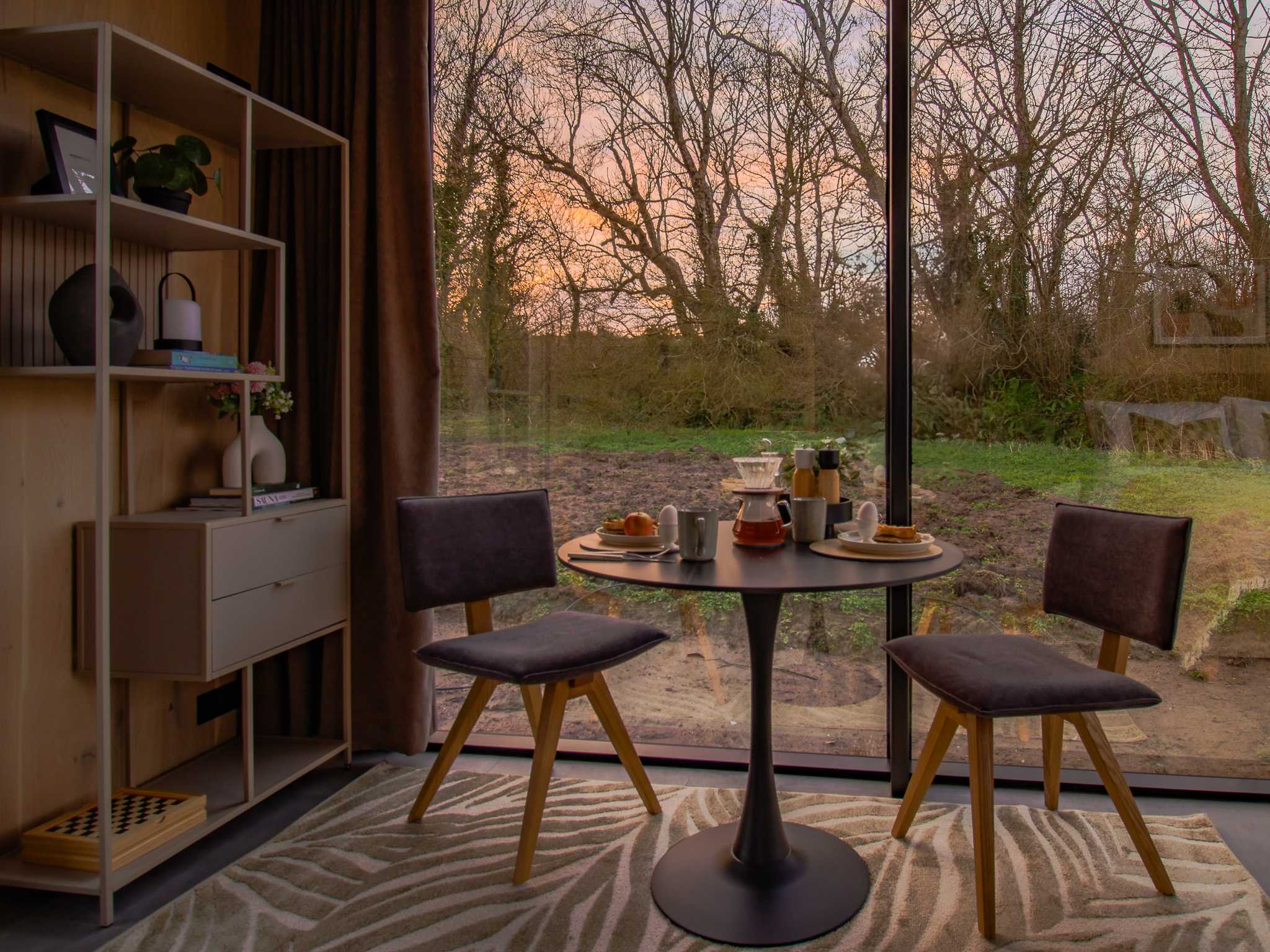 Luxury Mirrored Cabin with Sauna & Plunge Pool