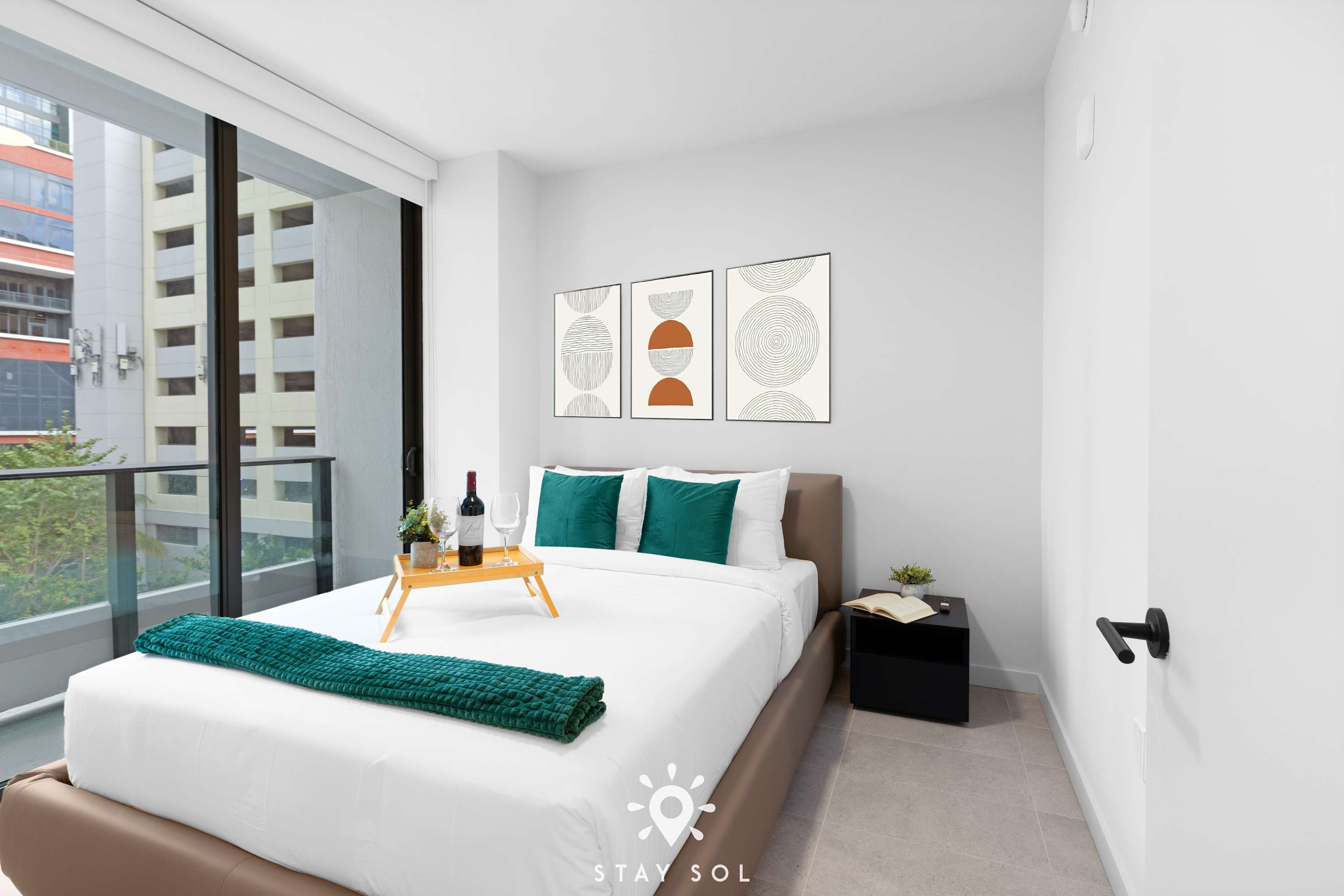 Beautiful Downtown Retreat | 2BR - 2BA