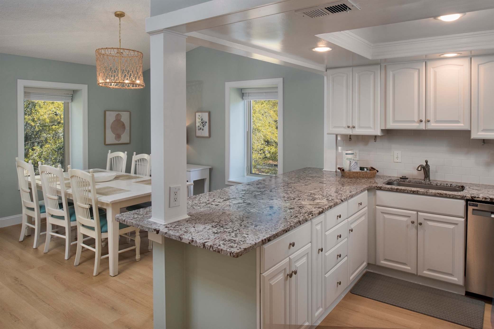 Cook up a meal or enjoy local eateries in this fully equipped kitchen!